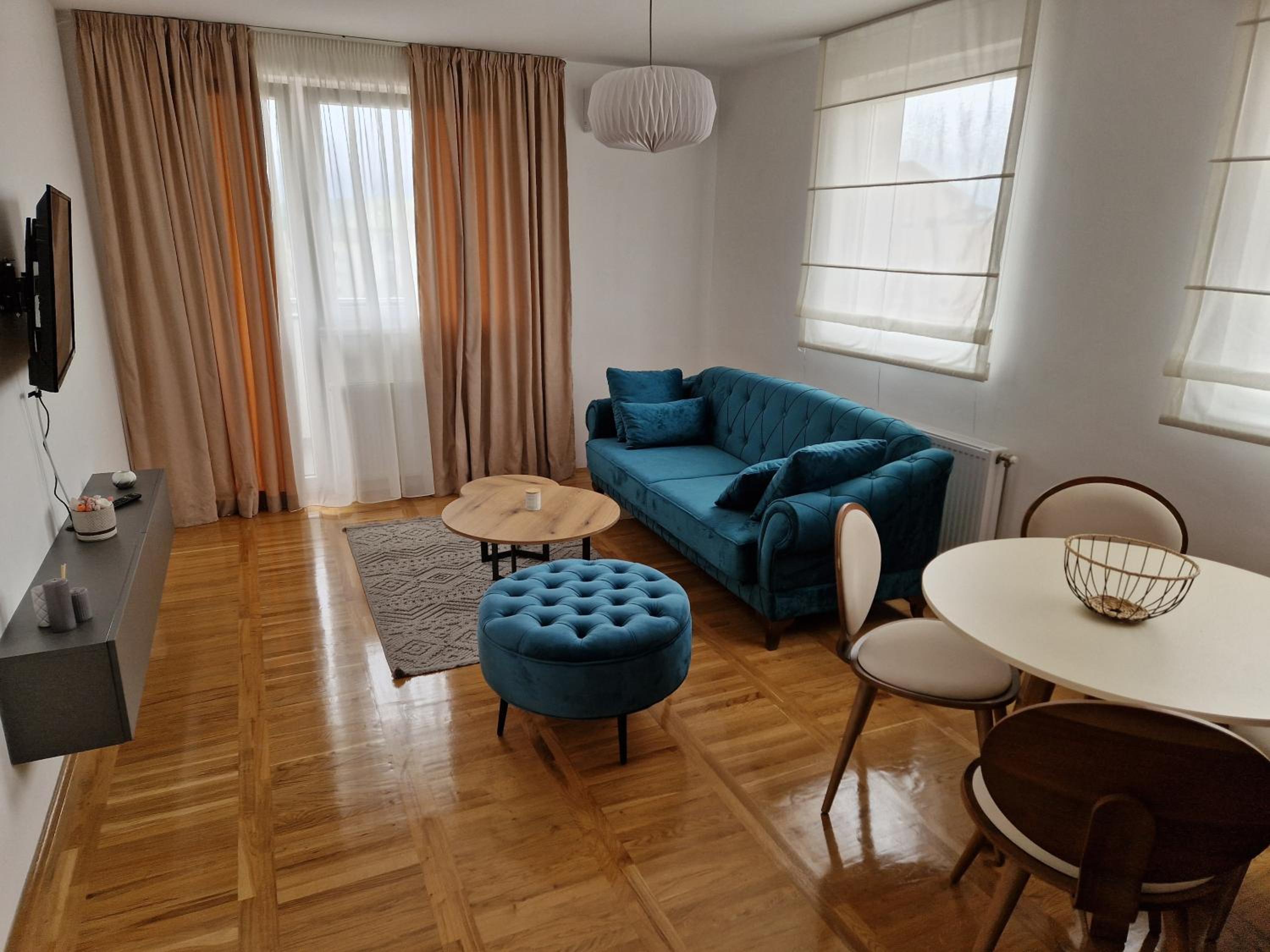 One-Bedroom Apartment photo 1