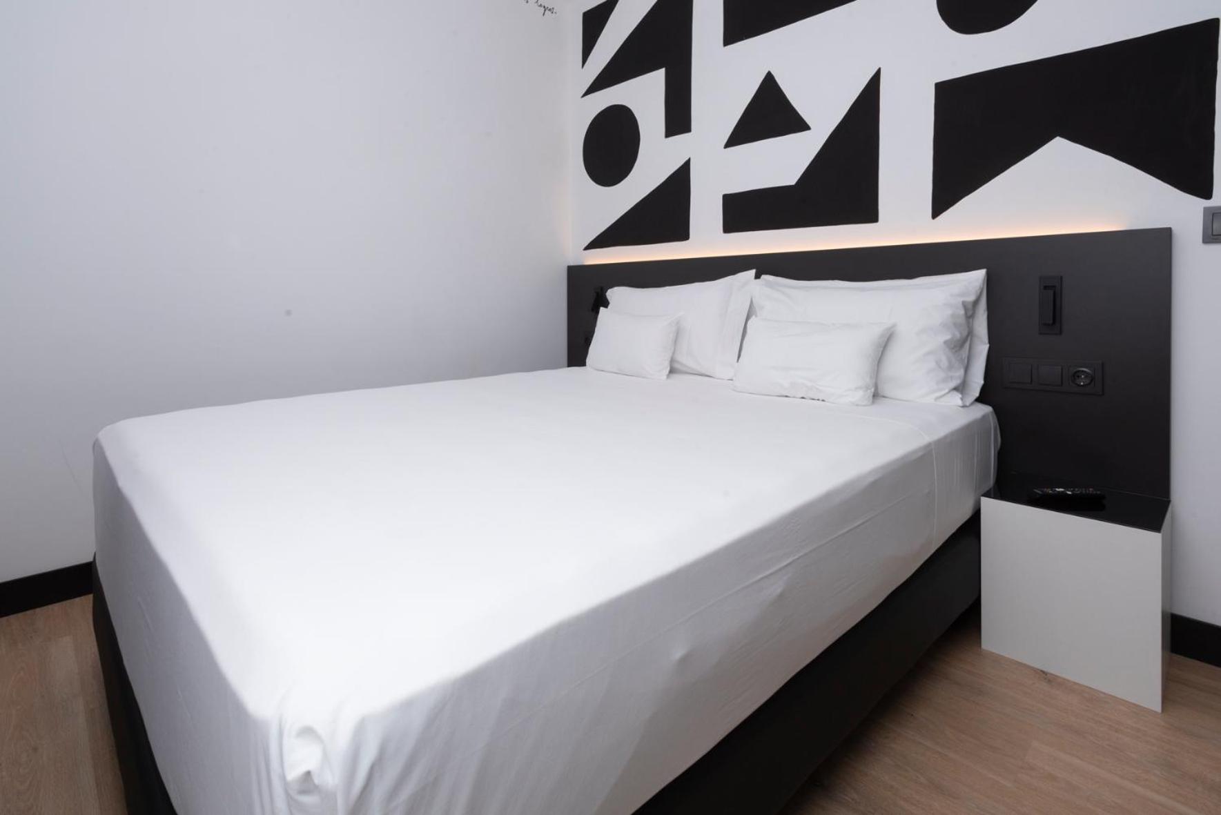 Two-Bedroom Apartment - Photo 7