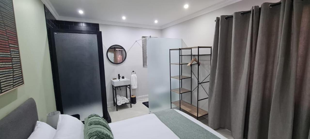 One-Bedroom Apartment - Annex