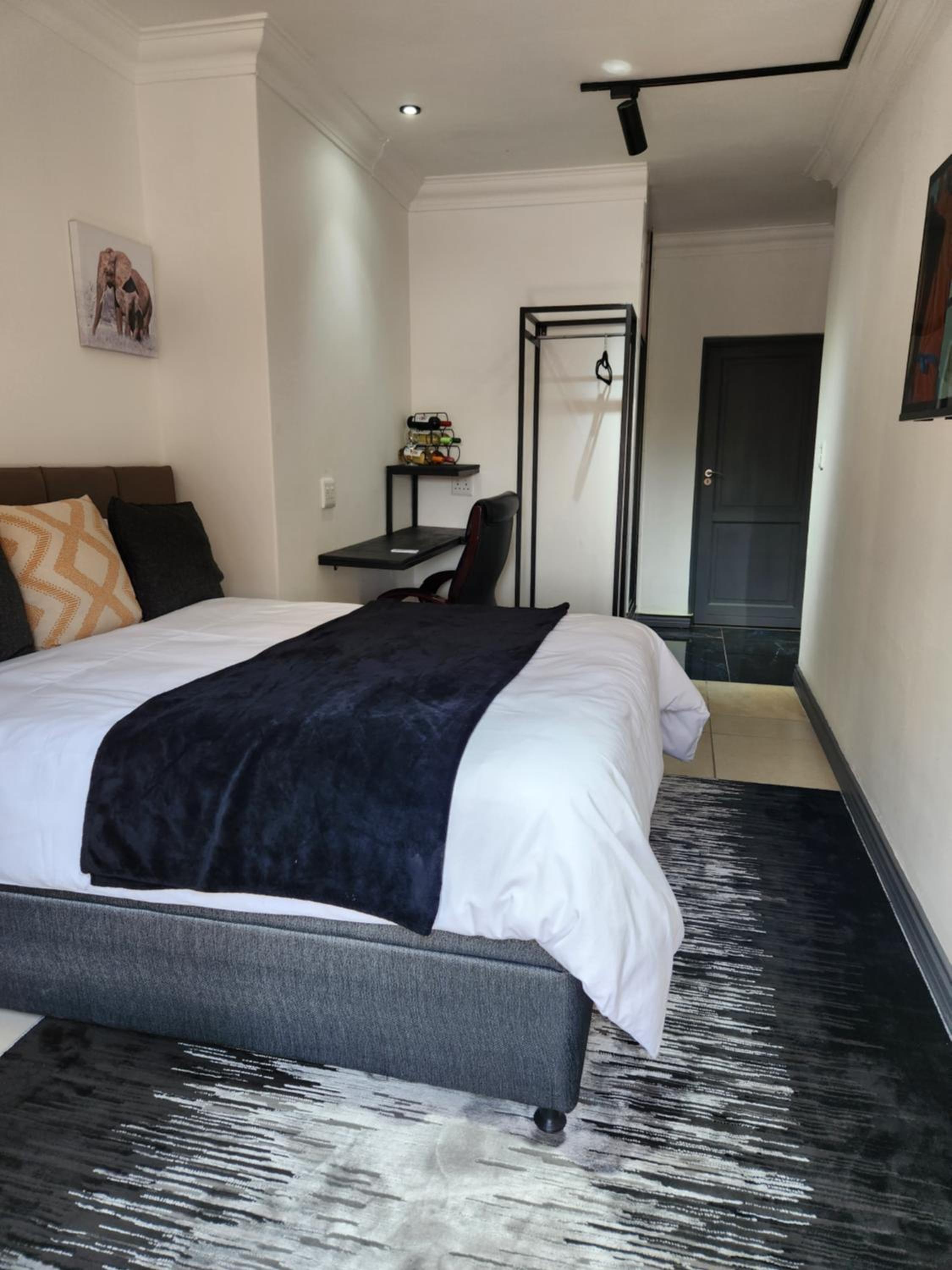 Queen Room with Pool View