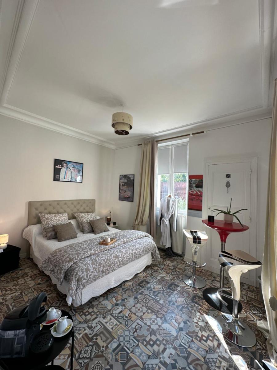 Standard King Room photo 1