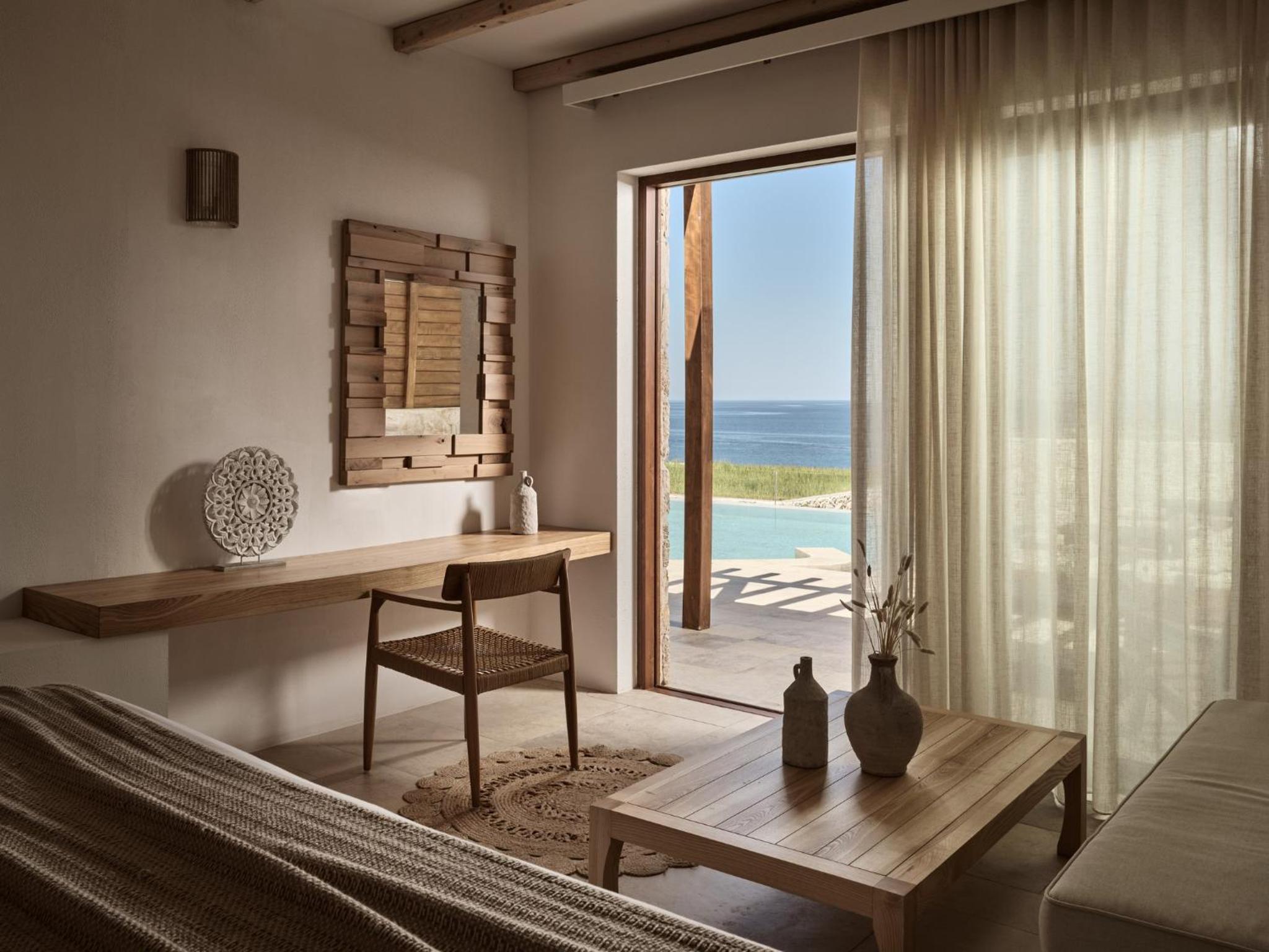 Comfort Three Bedroom Sea View Villa with Private Pool photo 3