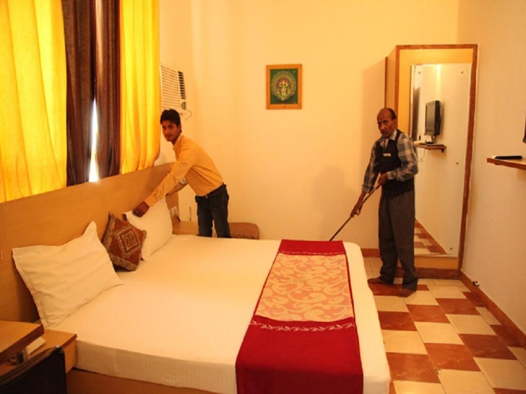 Deluxe Double or Twin Room - Photo 5