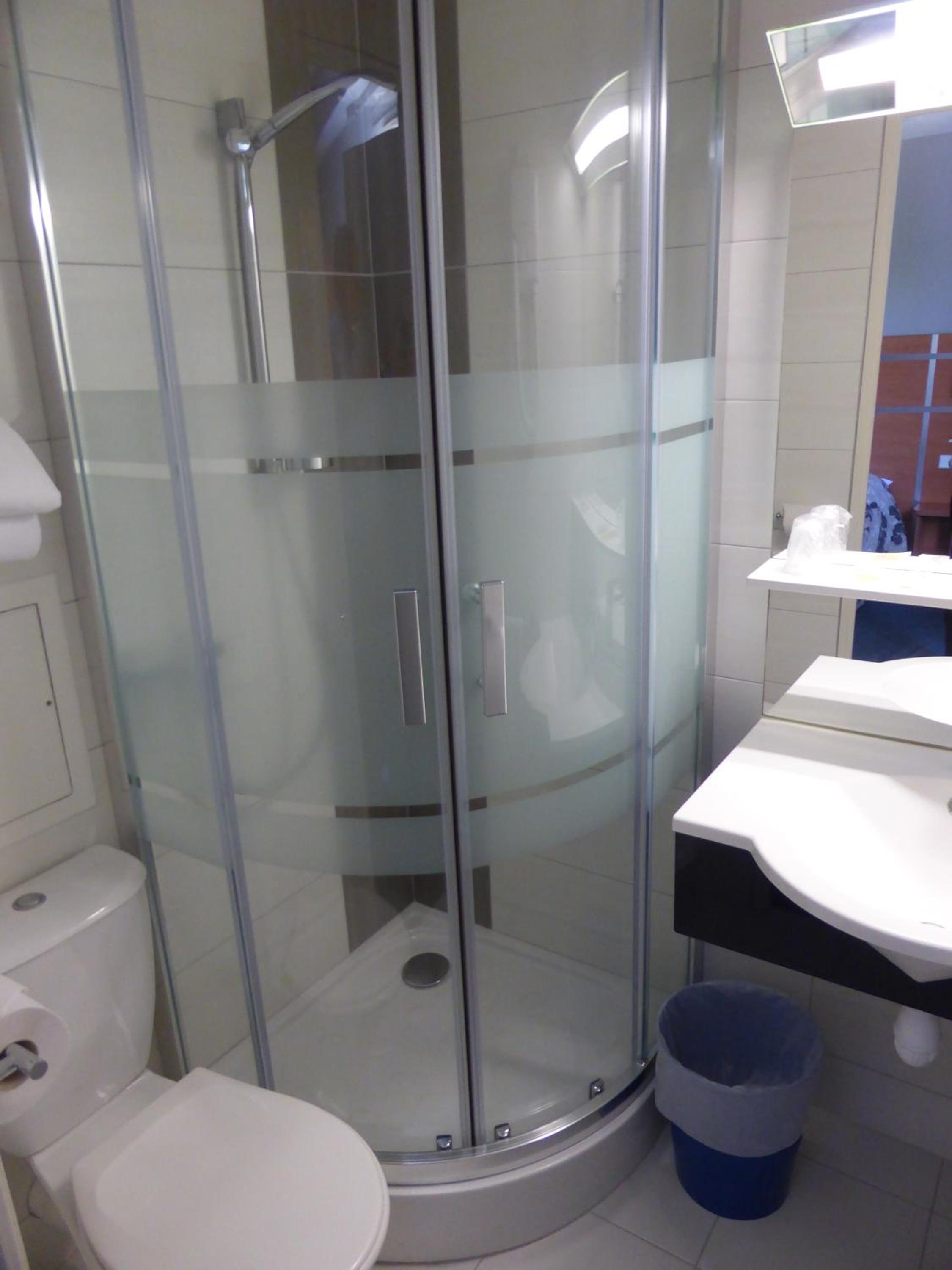 Double Room - Photo 8