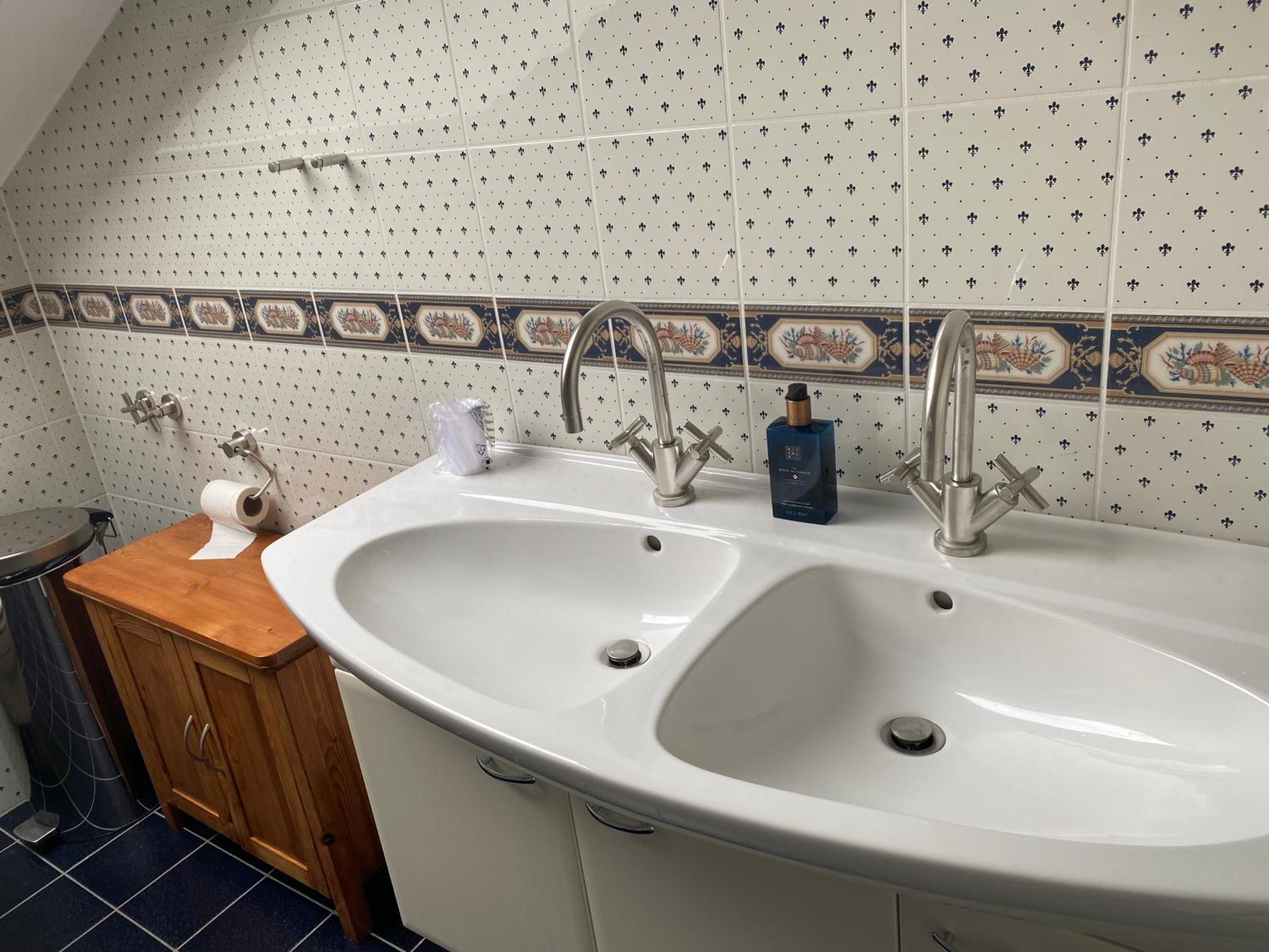 Double Room with Private Bathroom photo 2