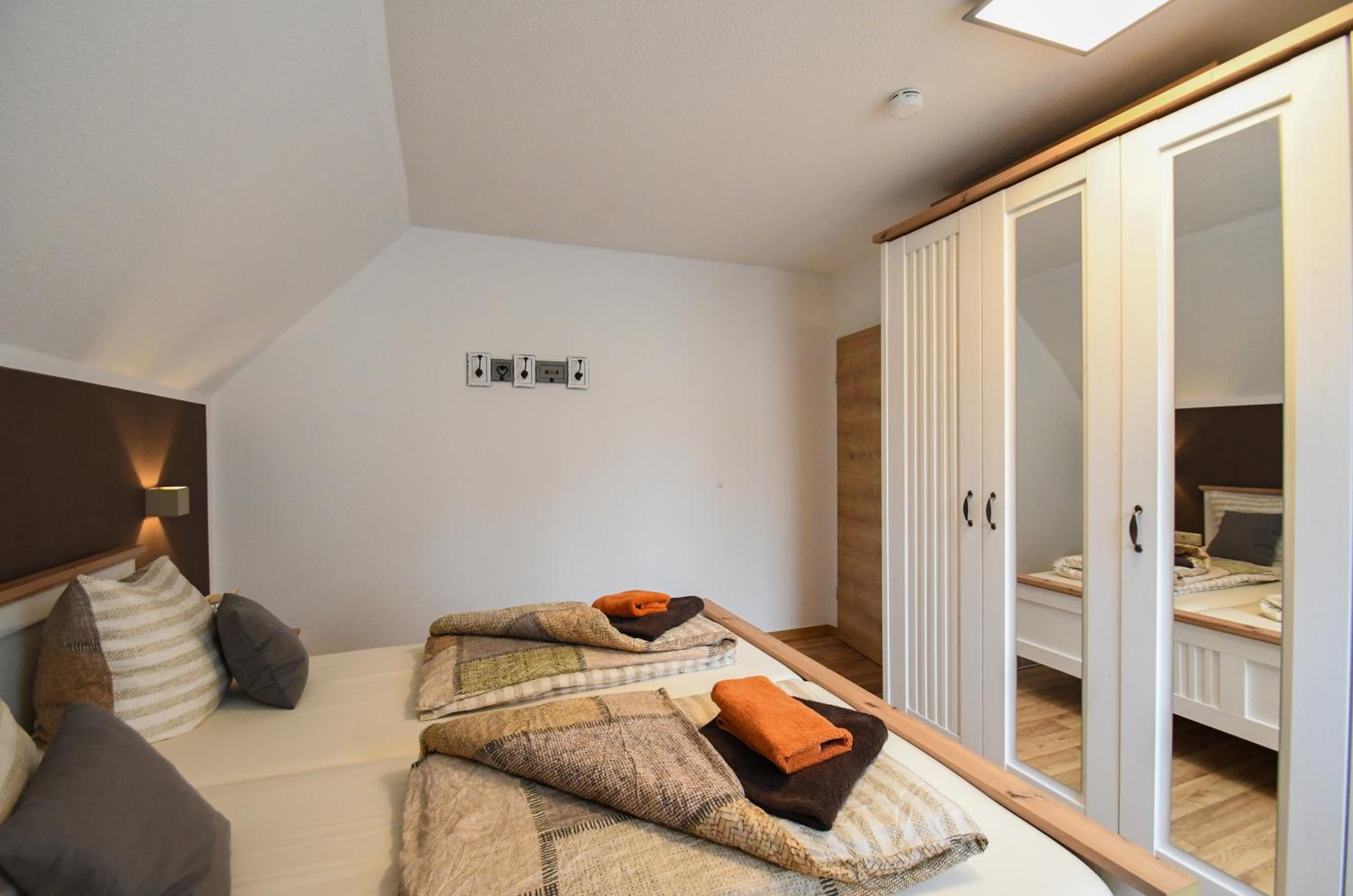 One-Bedroom Apartment photo 1