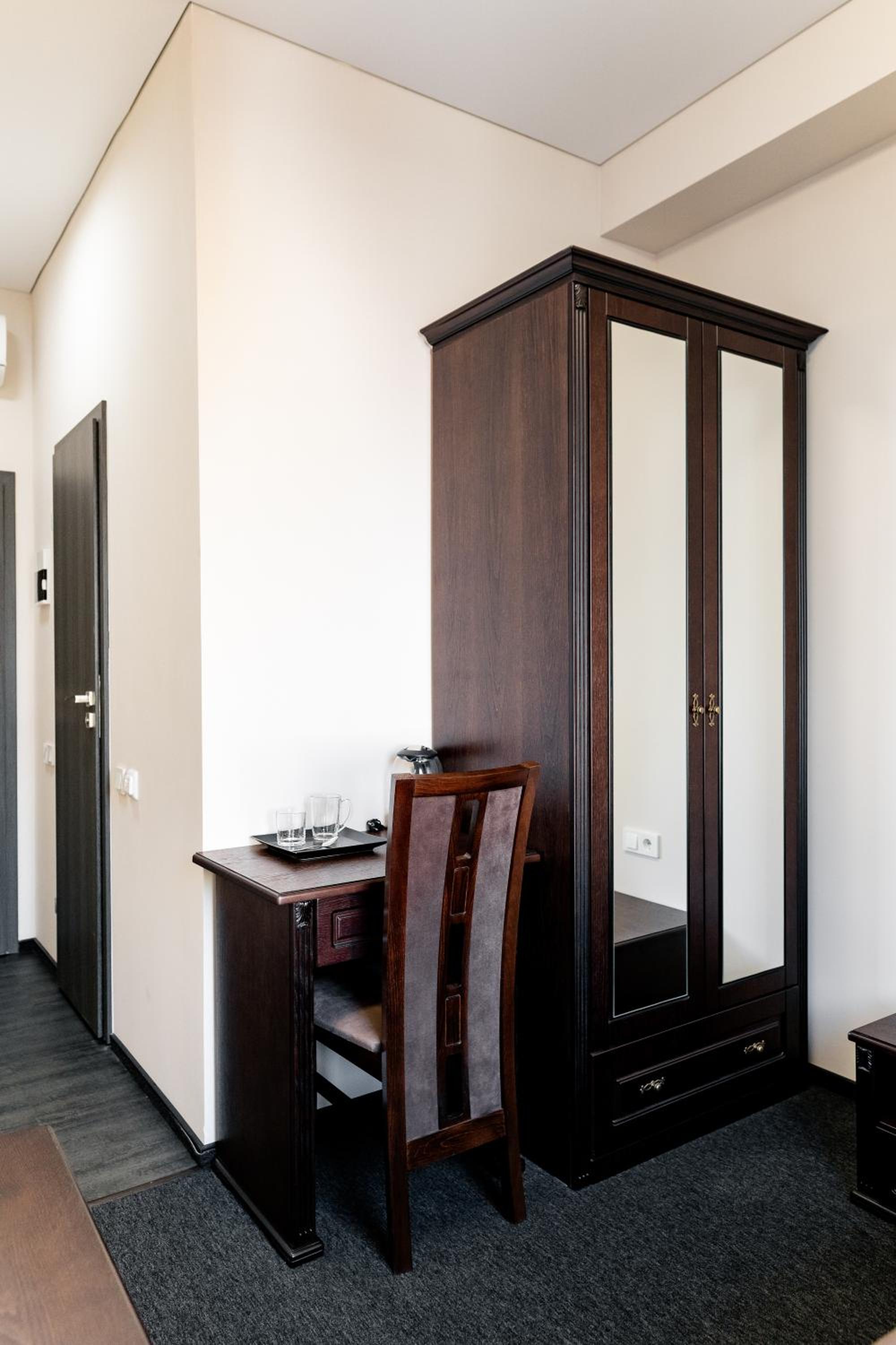 Single Room photo 3