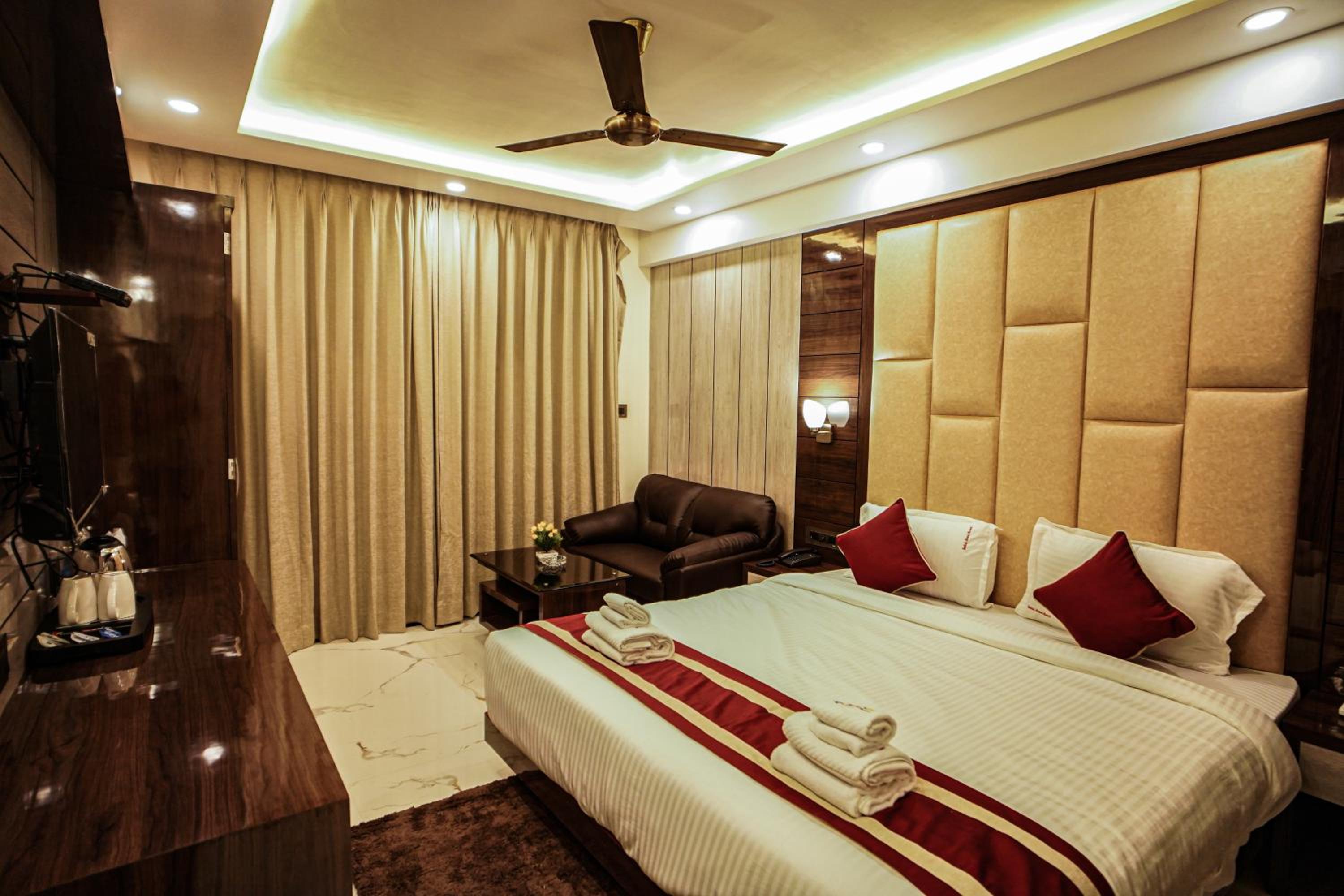 Deluxe Double Room with Sea View photo 2