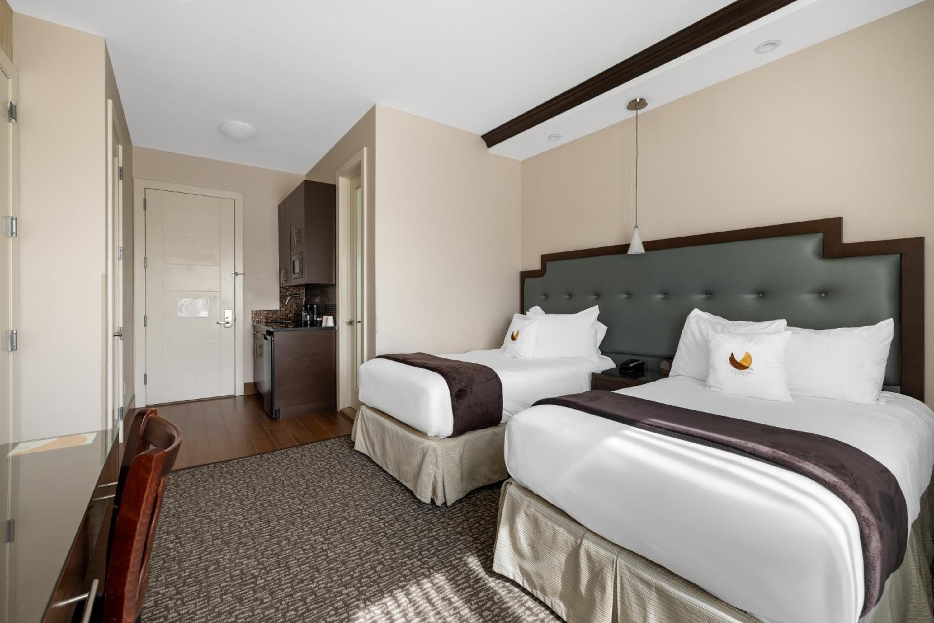 Twin Room - Non-Smoking photo 3