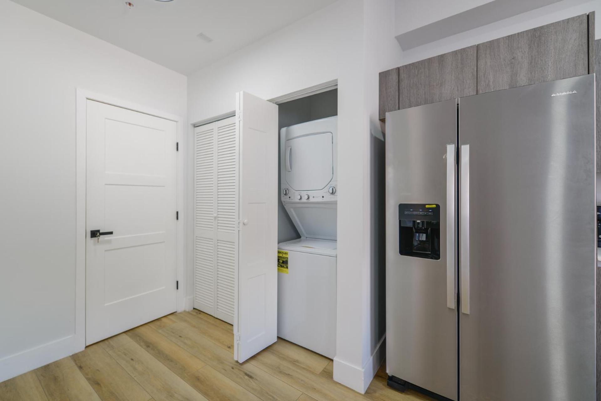 One-Bedroom Apartment photo 2