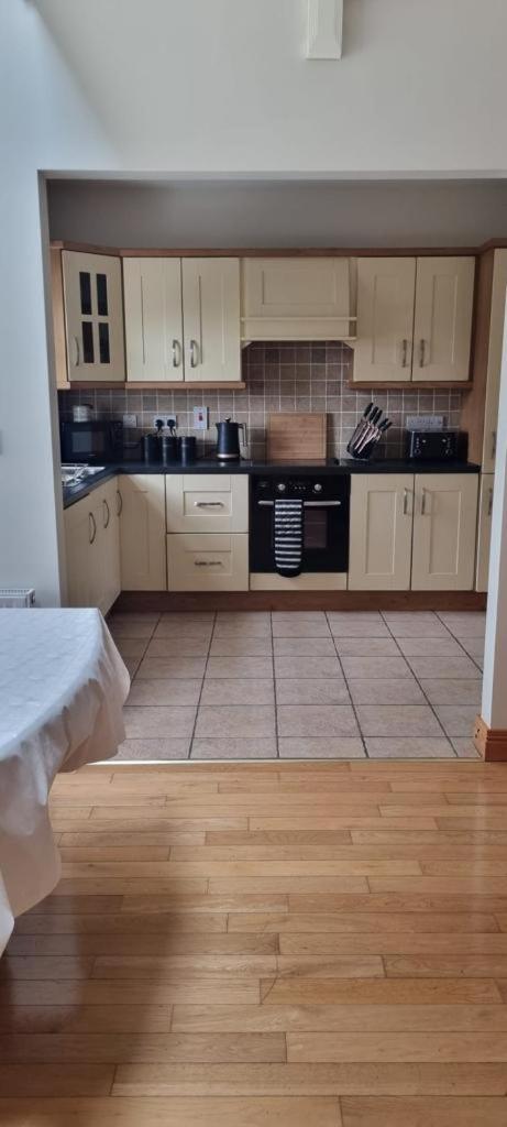 Three-Bedroom House photo 2