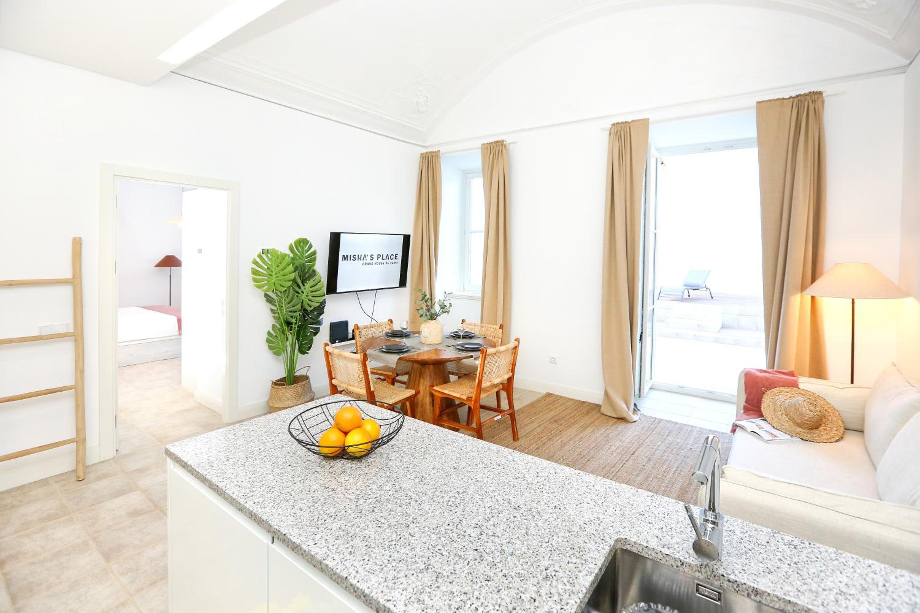 Apartment - Ground Floor photo 2