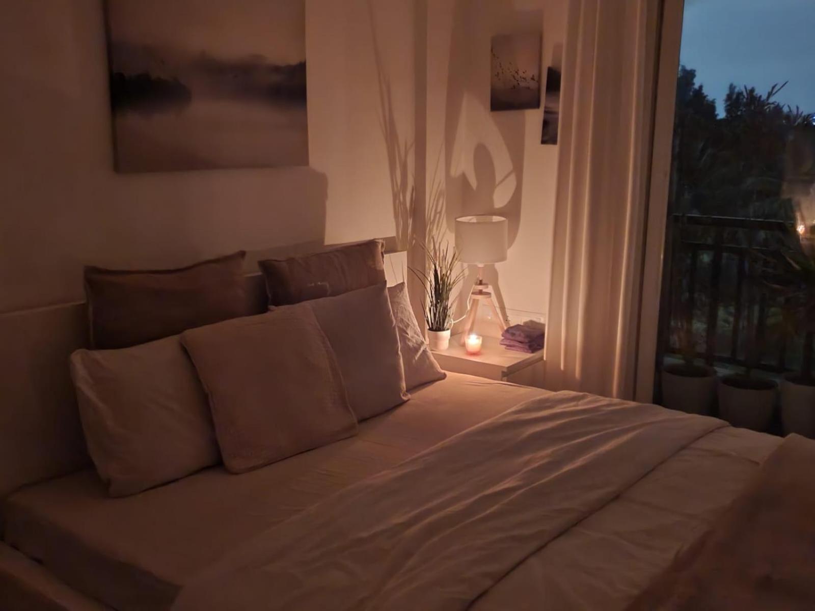 Deluxe Double Room (2 Adults + 1 Child)