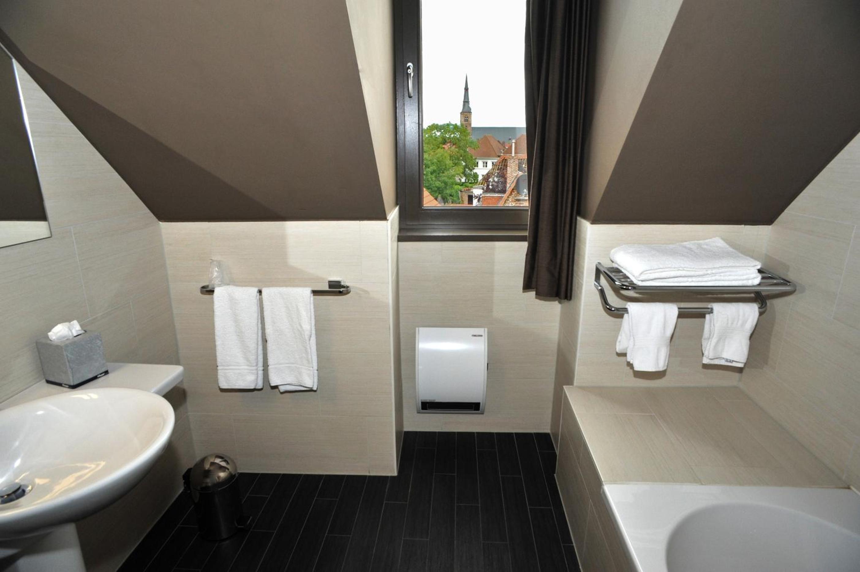 Club Double or Twin Room photo 2