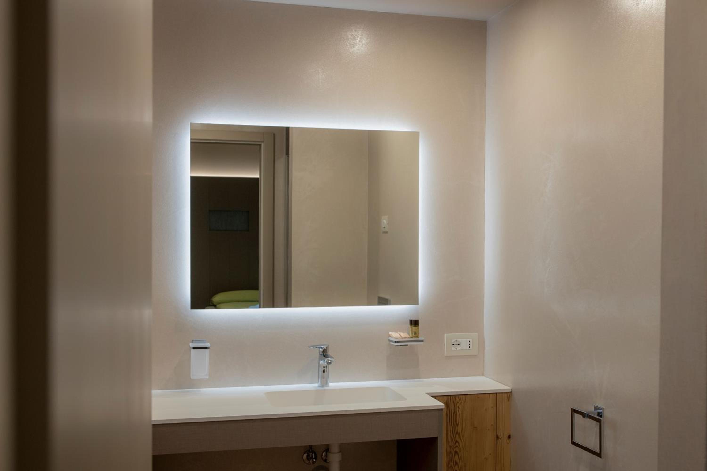 Double or Twin Room with Garden View photo 3