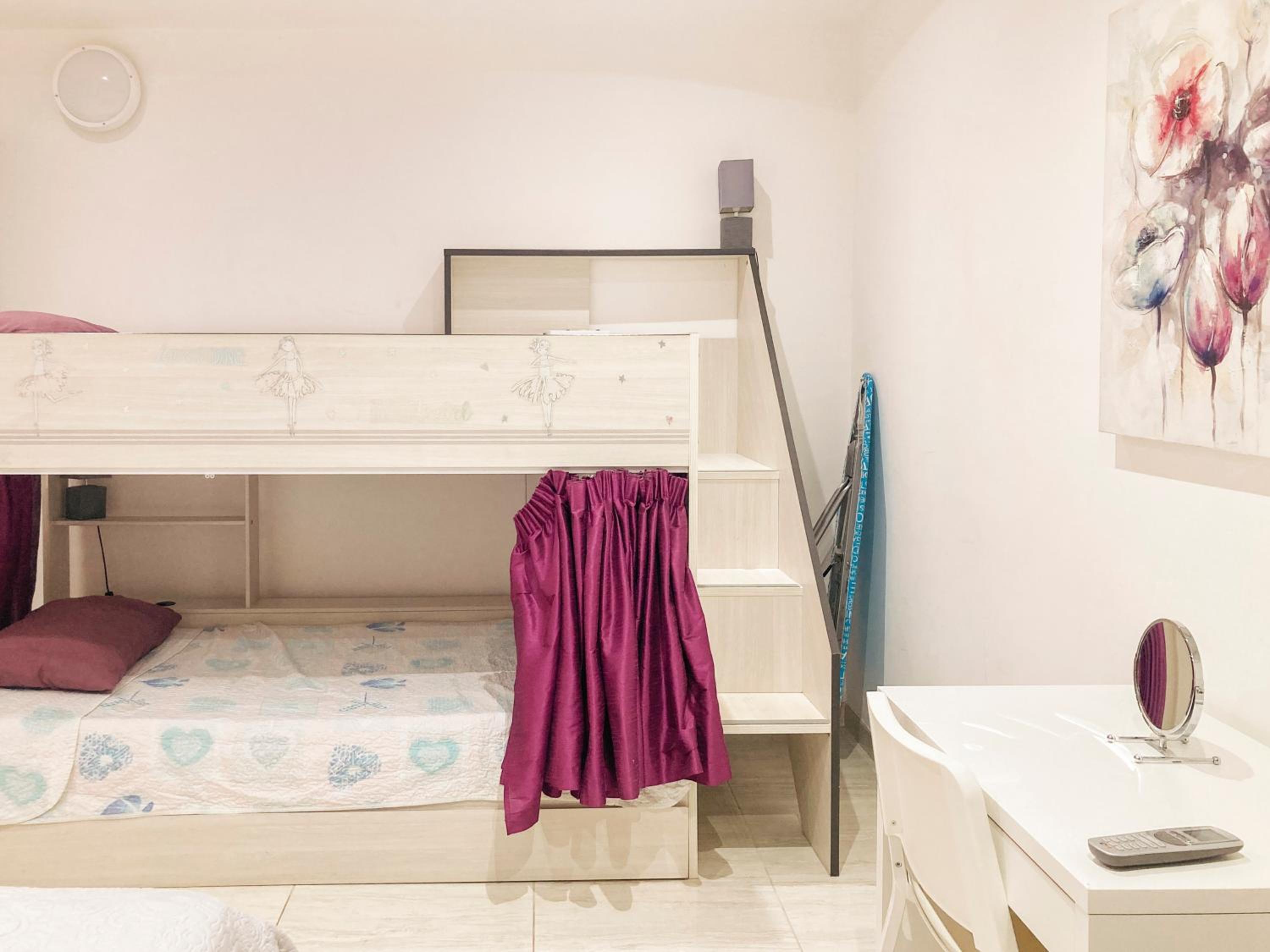 One-Bedroom Apartment - Photo 7