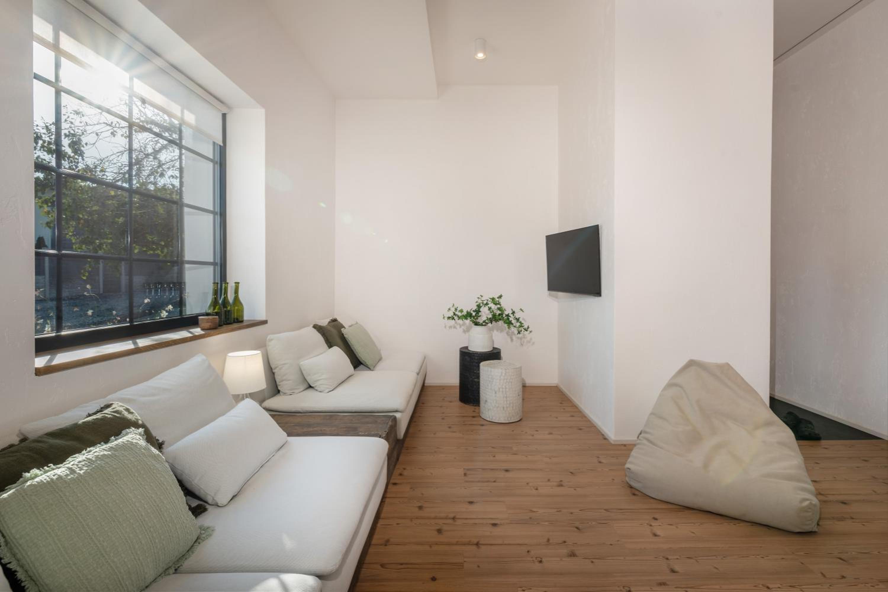 One-Bedroom House photo 1