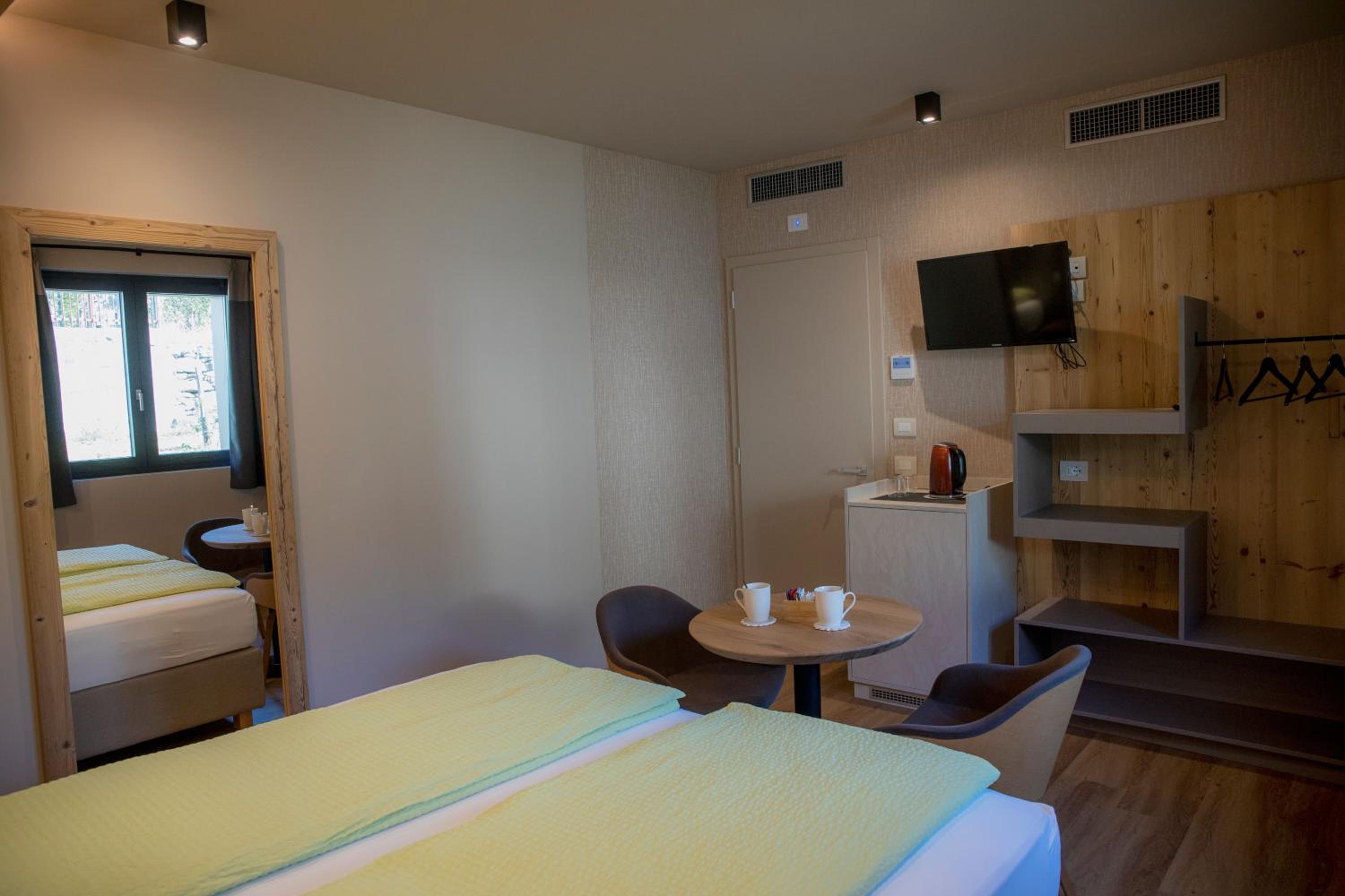 Double or Twin Room with Garden View photo 2