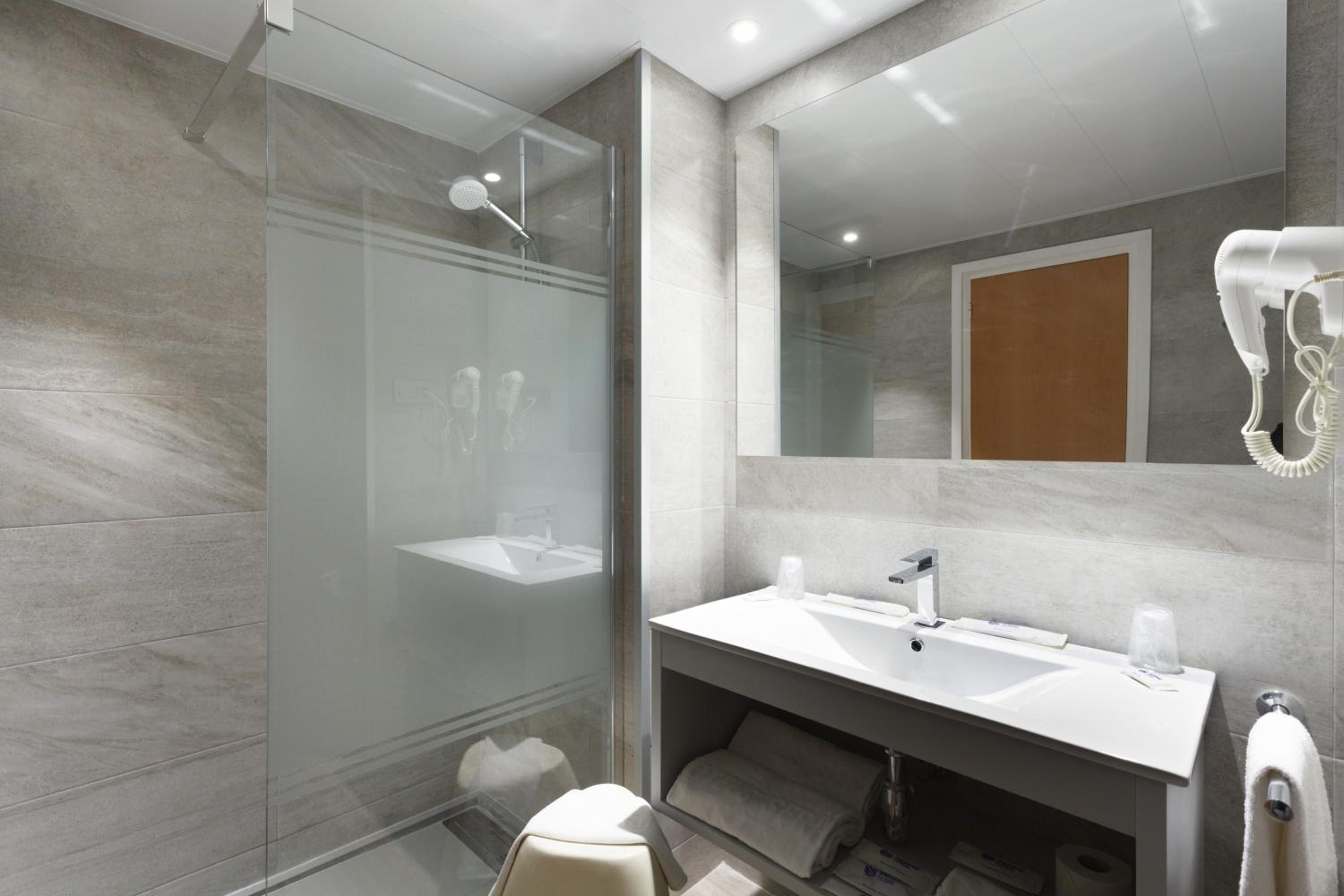 Double Room - Photo 2