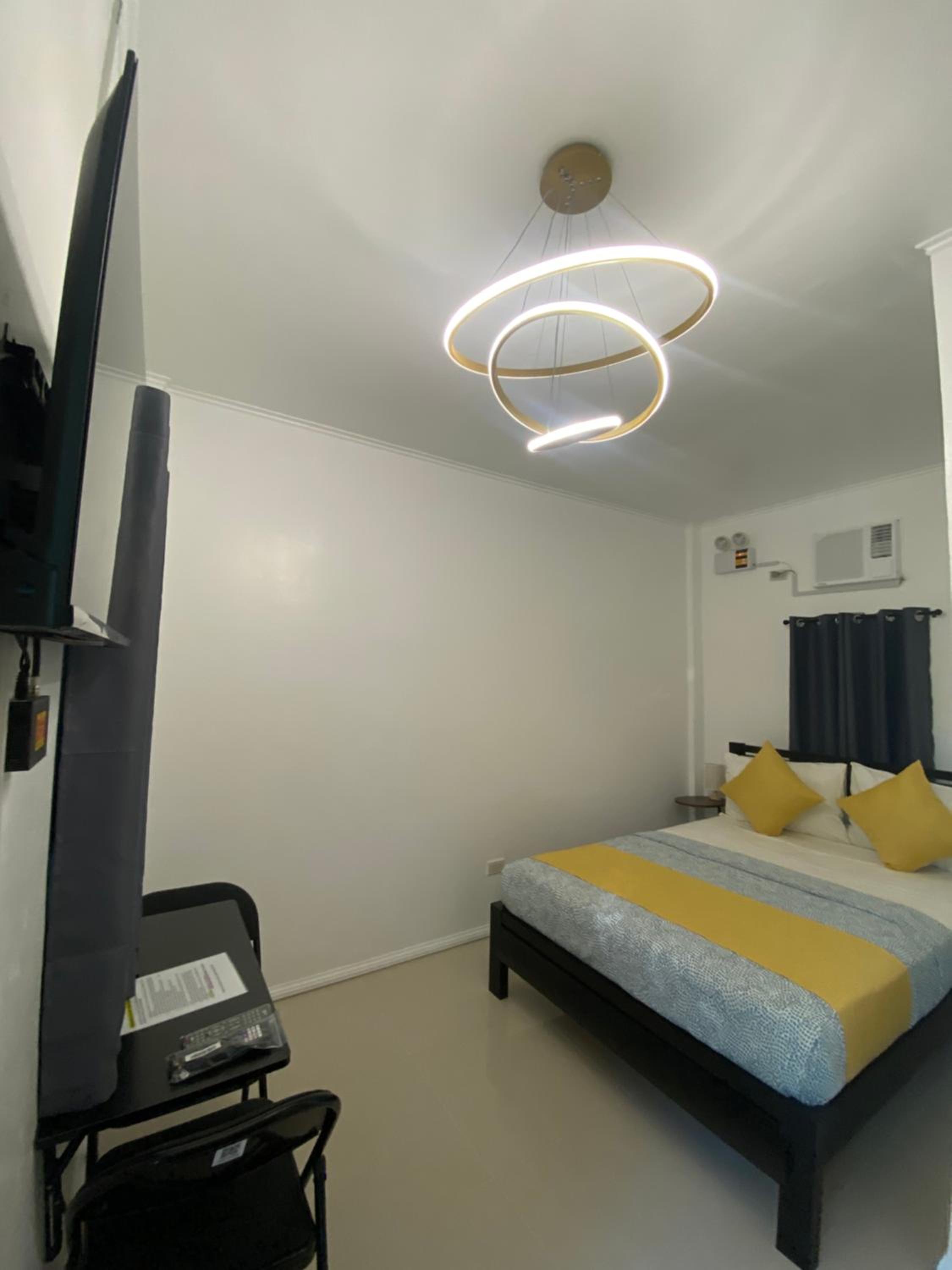 Double Room with Patio - Photo 3