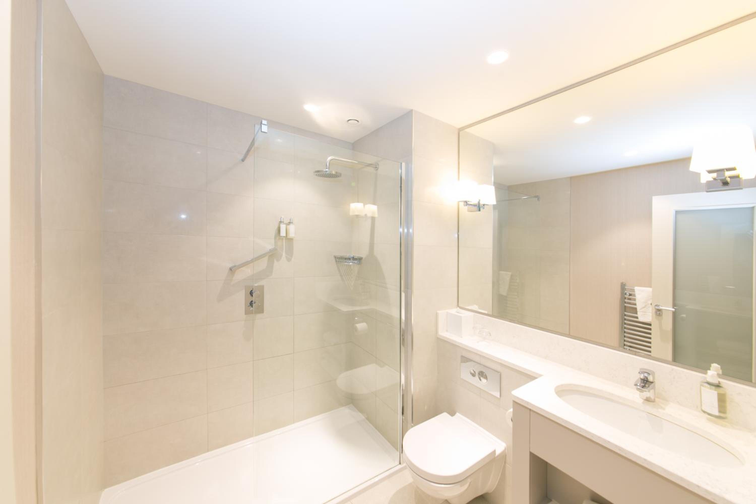 Twin Room with Sea View thumbnail 6