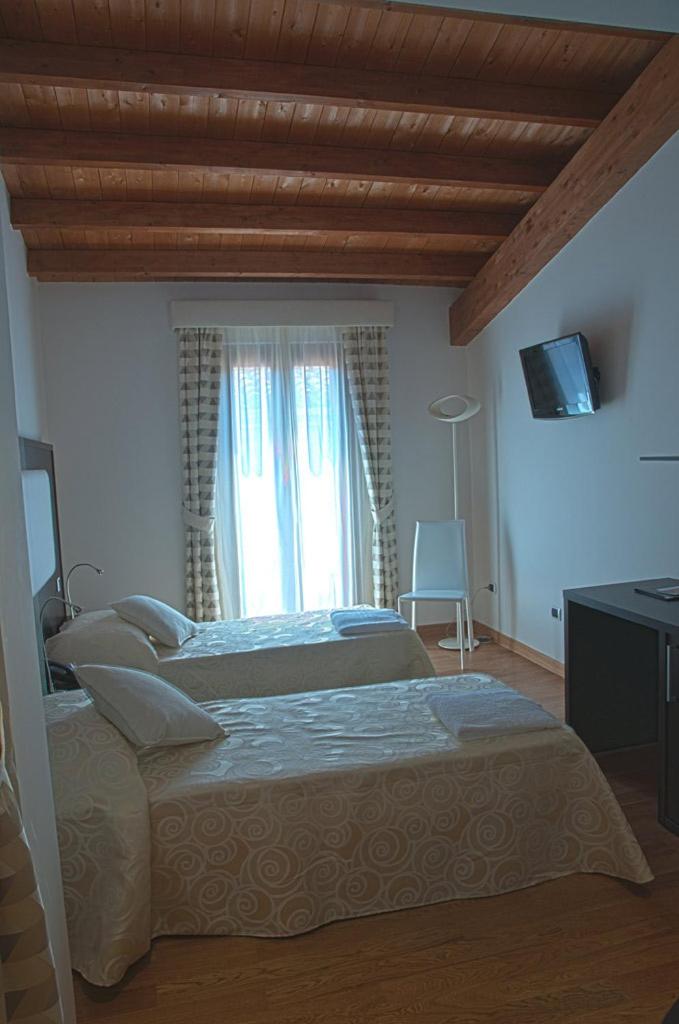 Double or Twin Room photo 3