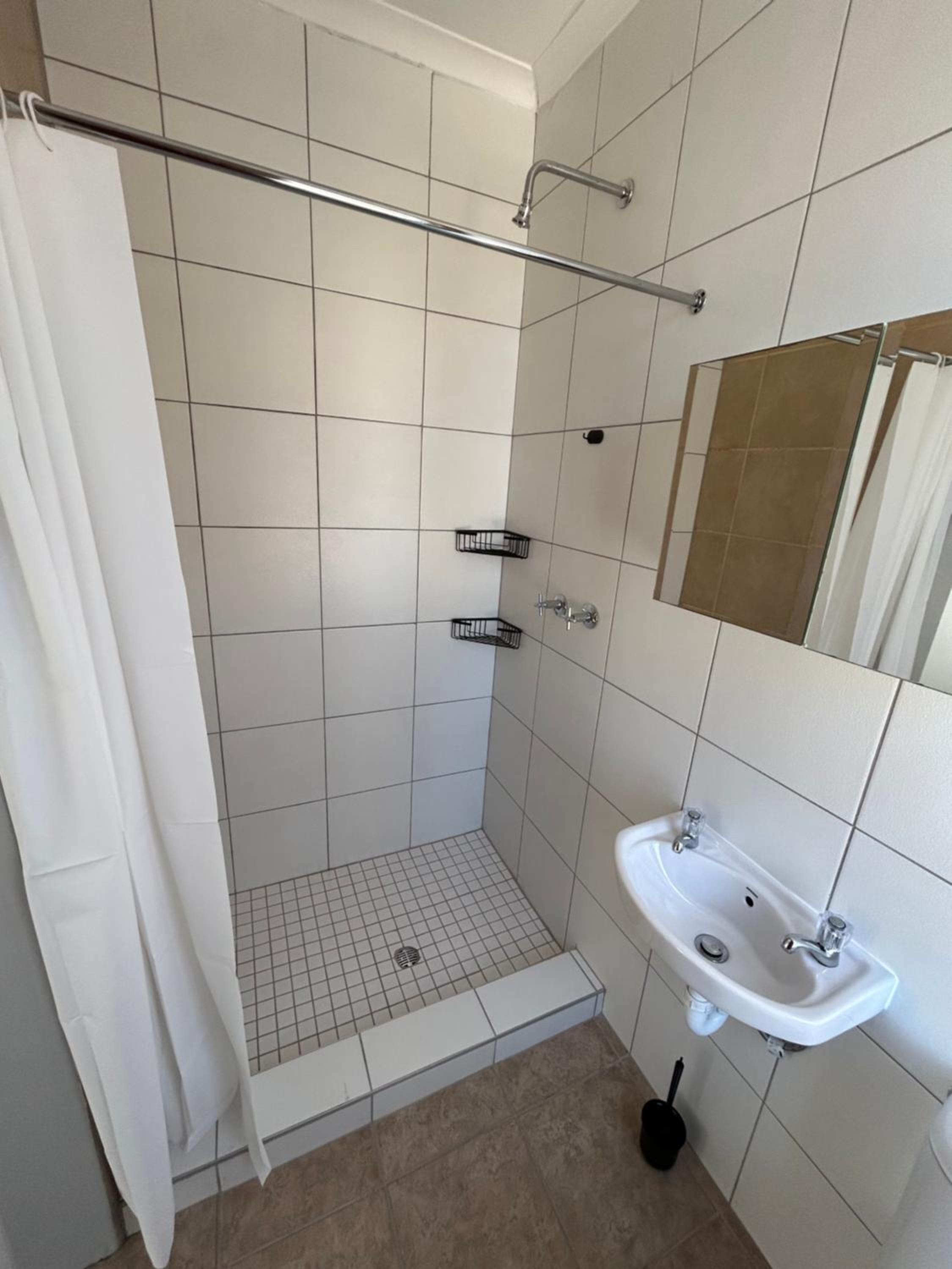 Double Room with Private Bathroom photo 2