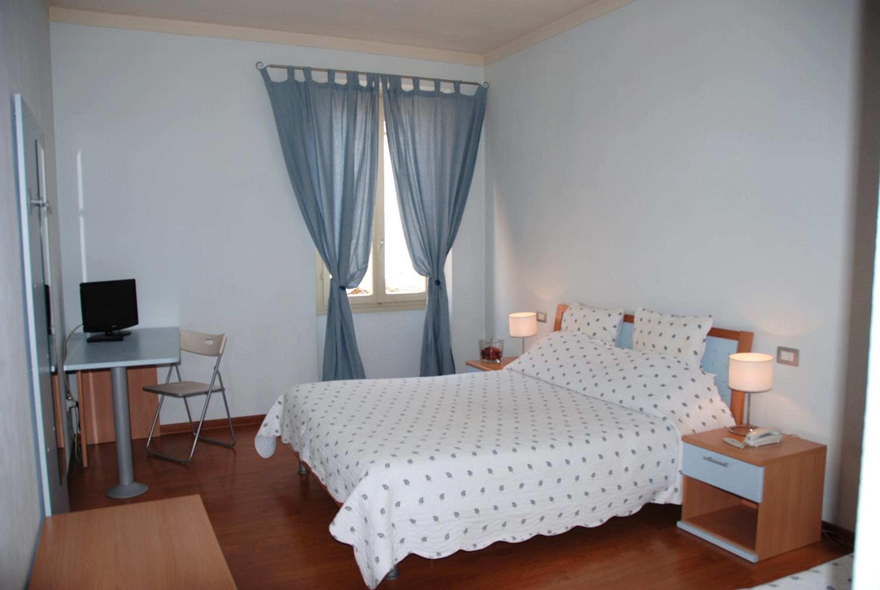 Double Room - Photo 10