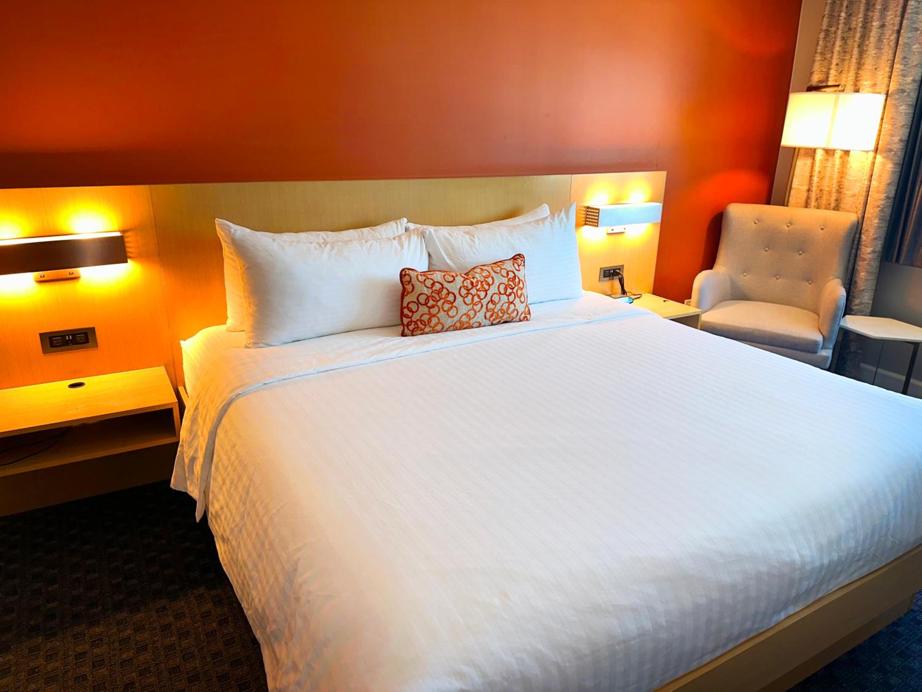 King Suite - Photo 16