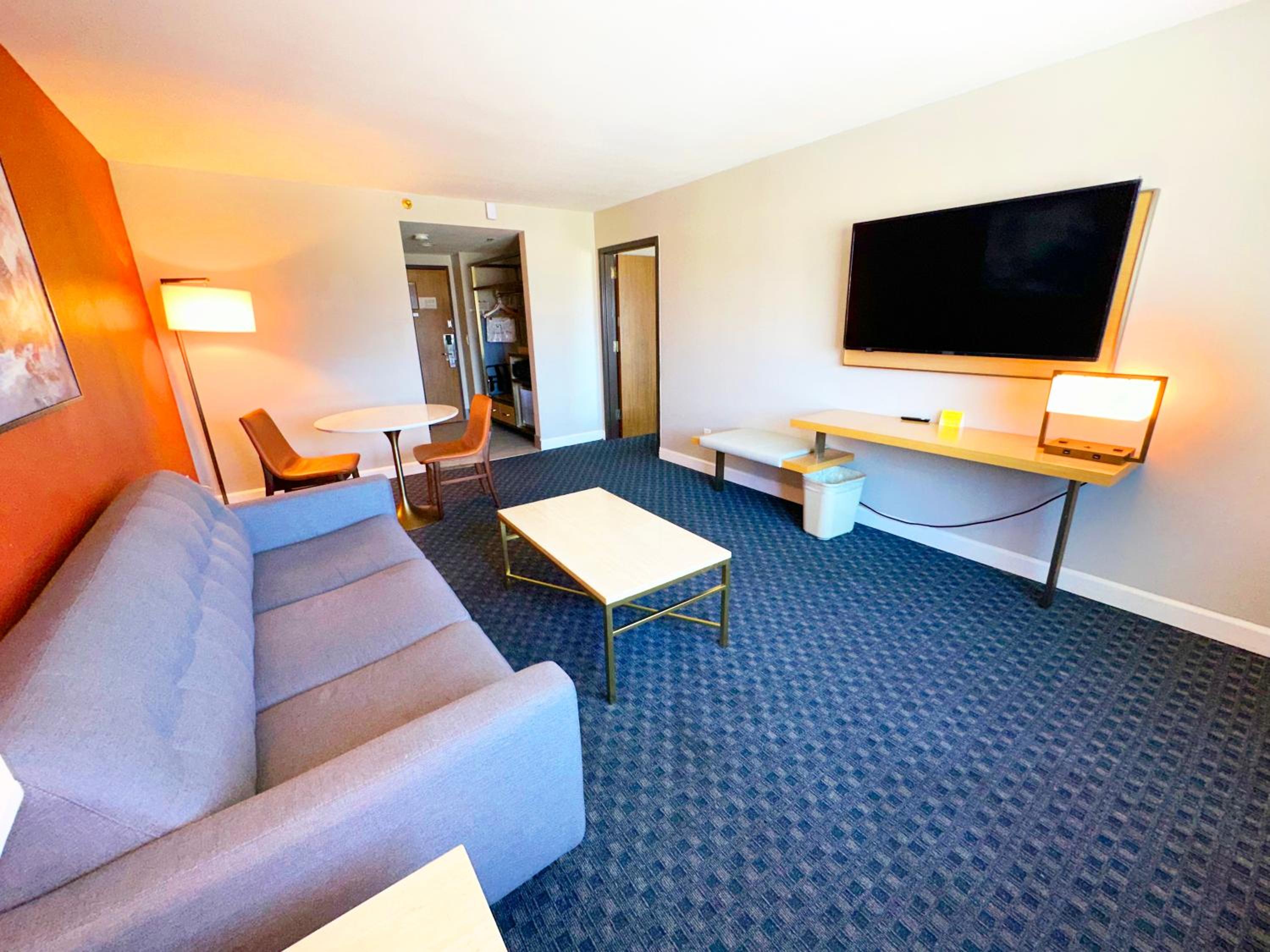 King Suite - Photo 13