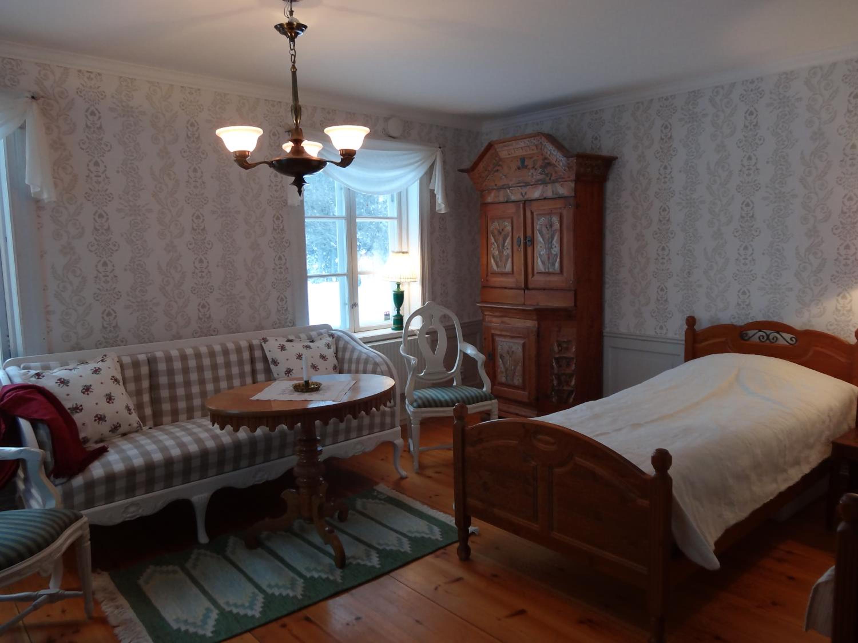 Two-Bedroom Apartment - Photo 7