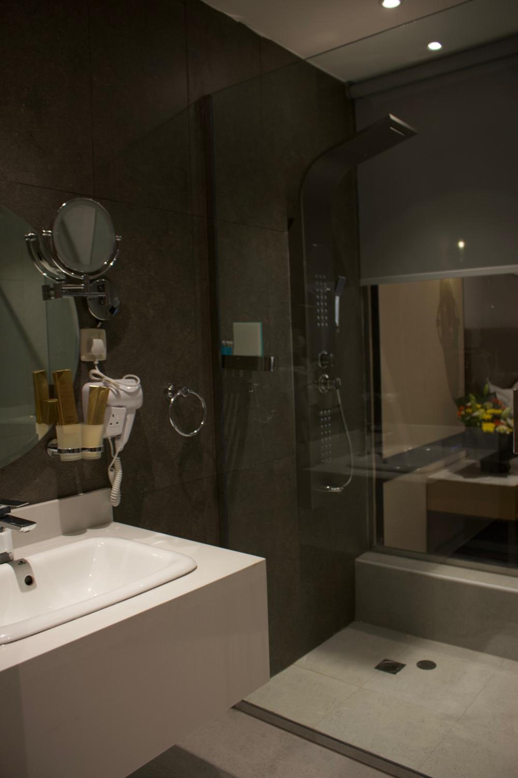 Executive King Suite - Non-Smoking