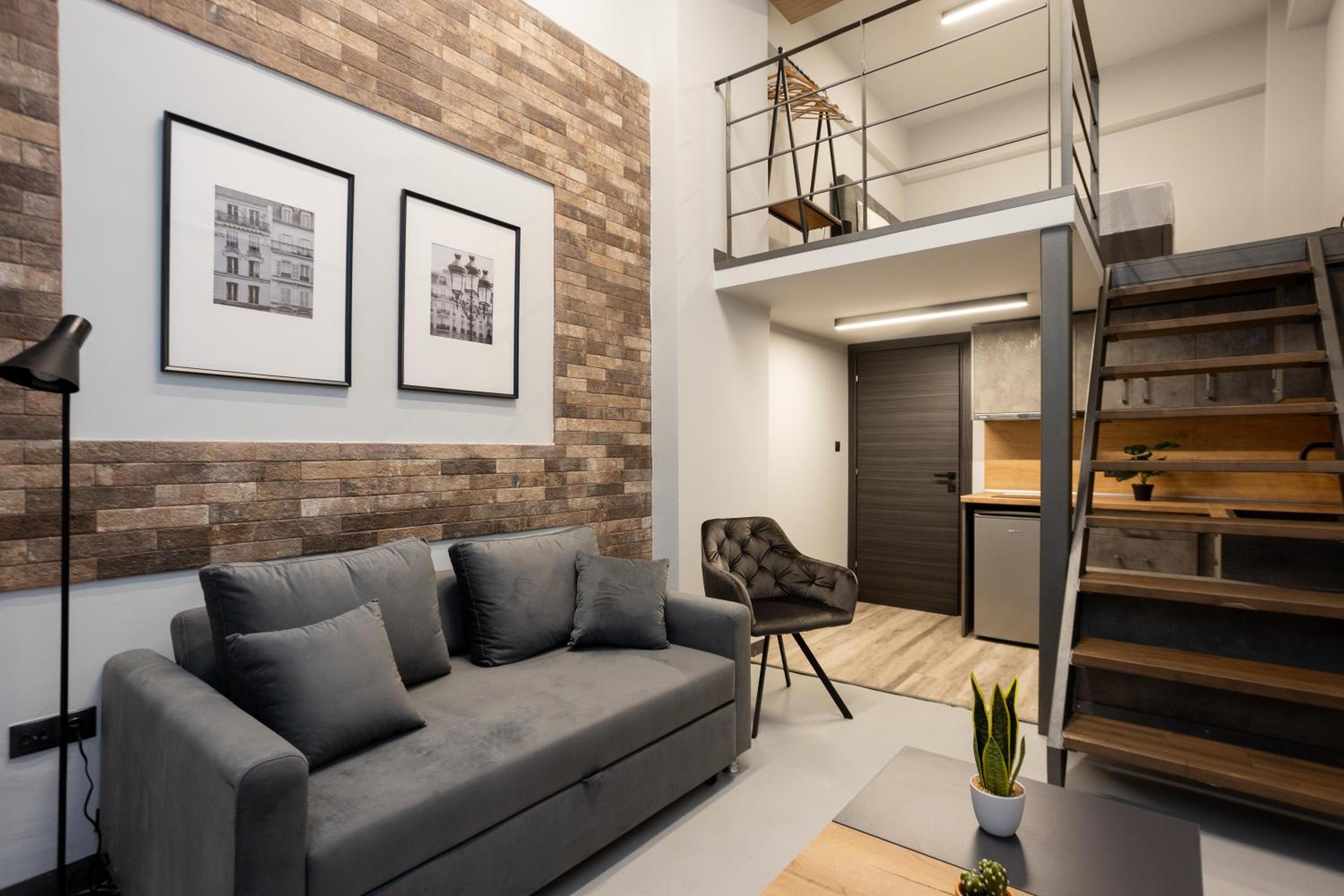One-Bedroom Apartment