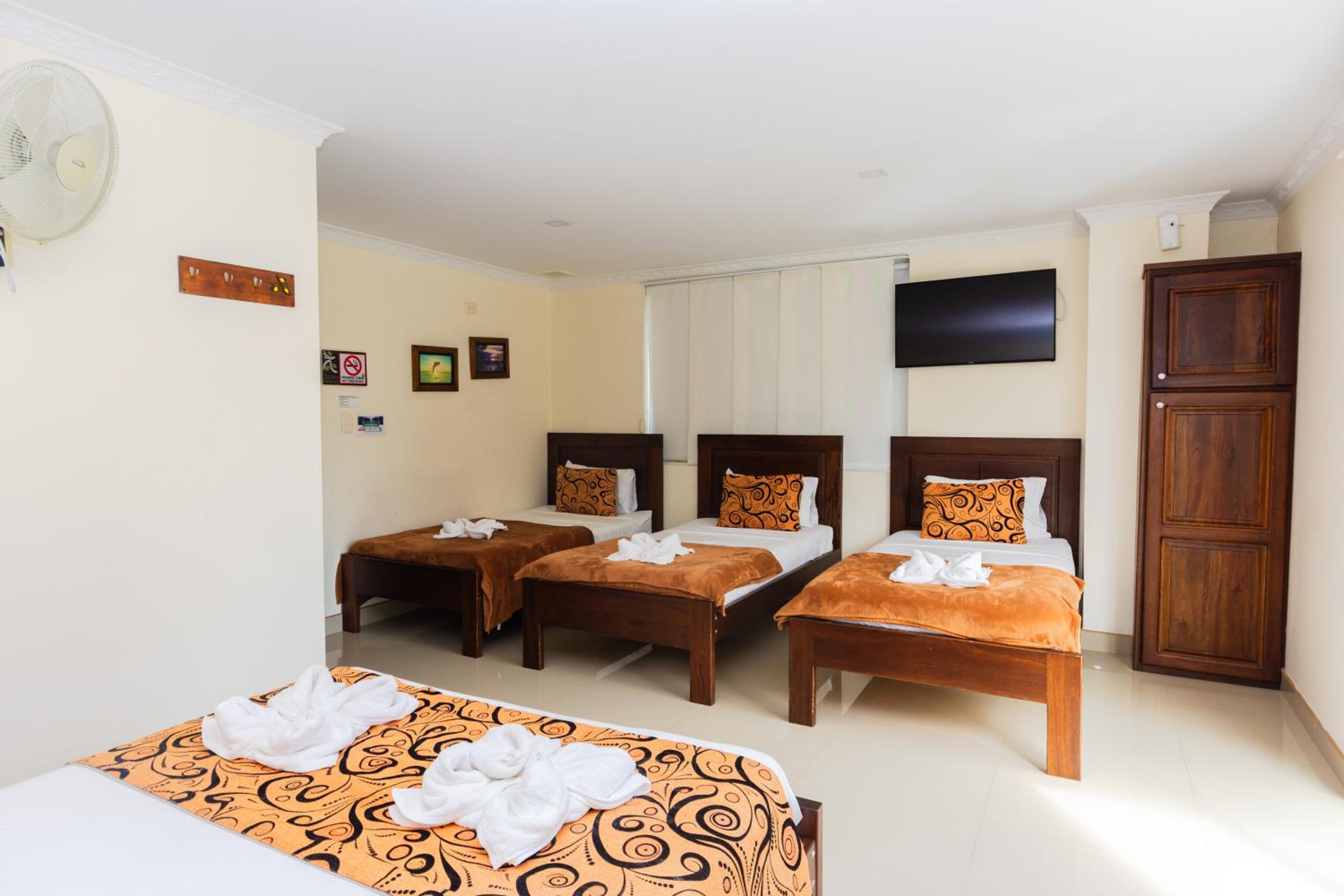 Superior Quadruple Room - Photo 6