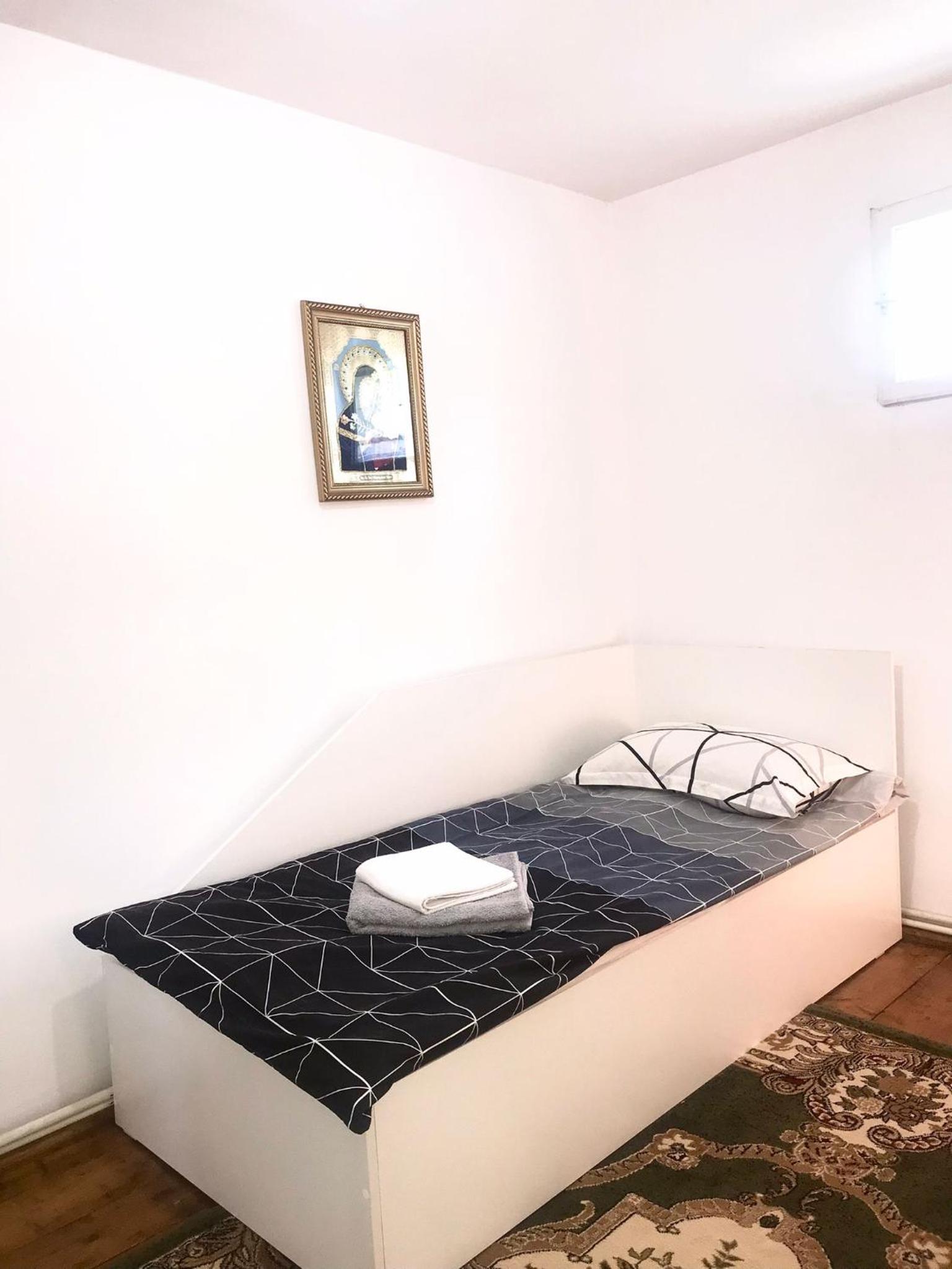 Double Room with Extra Bed - Photo 9