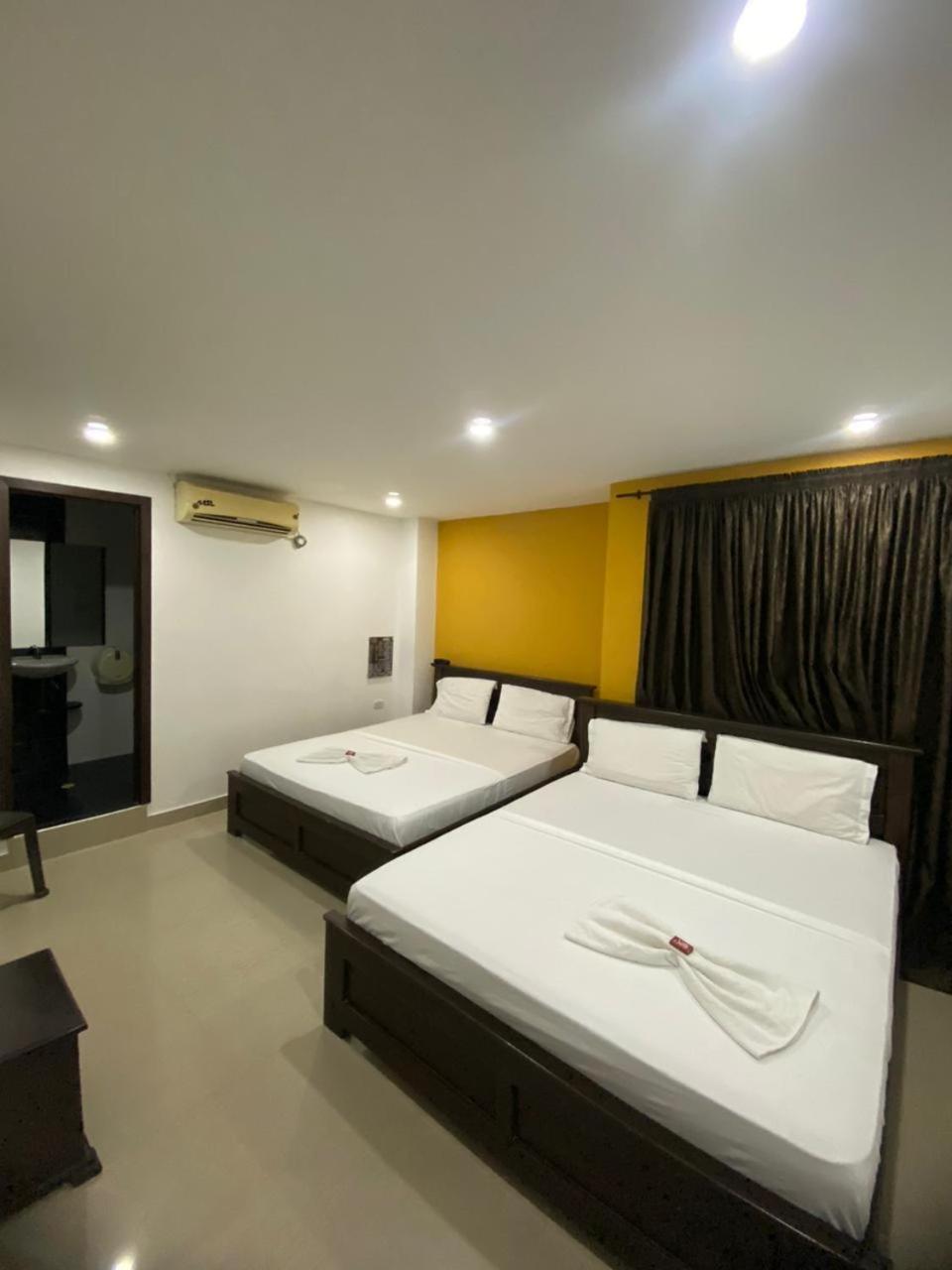 Deluxe Double Room with Two Double Beds photo 2