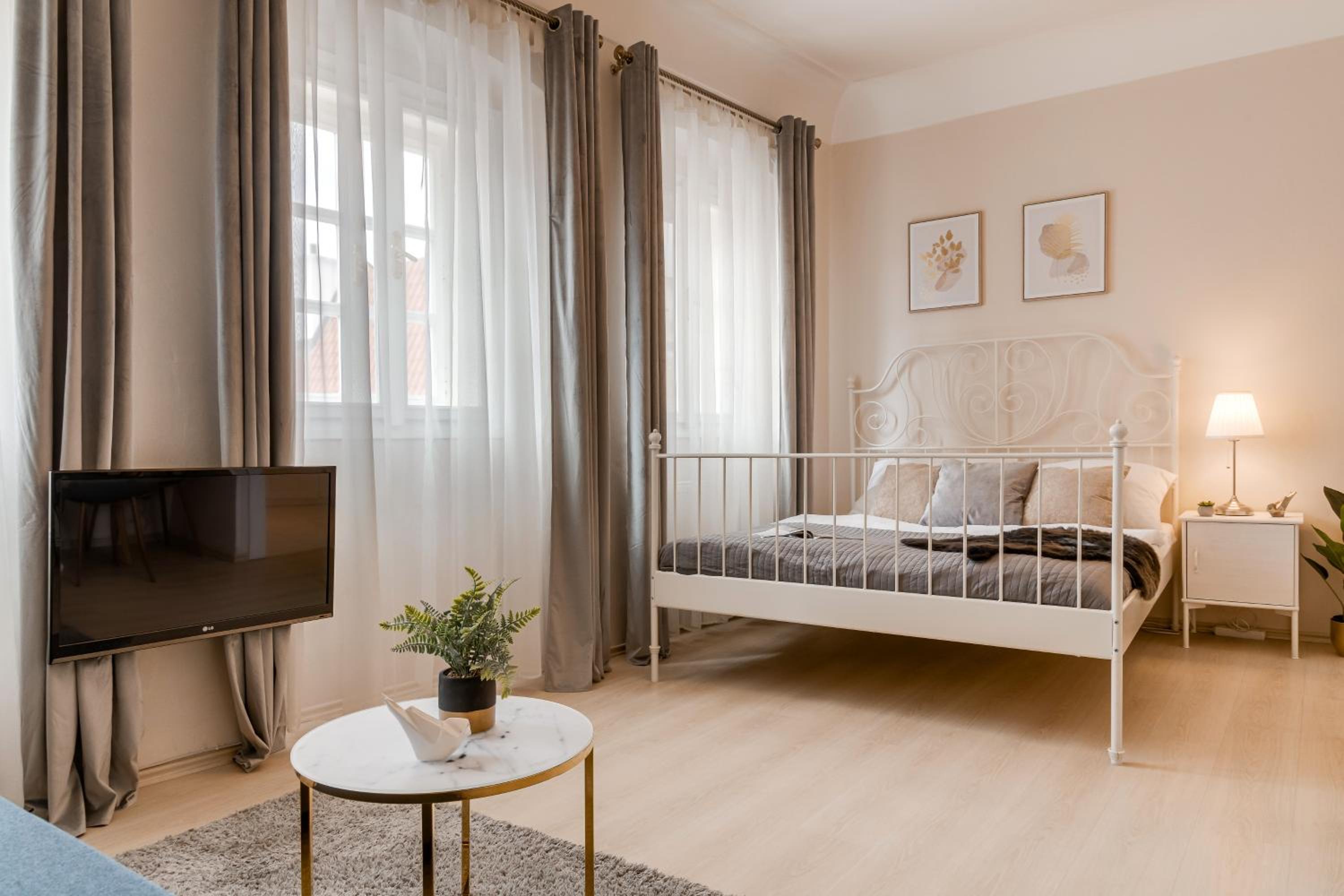 Studio Apartment