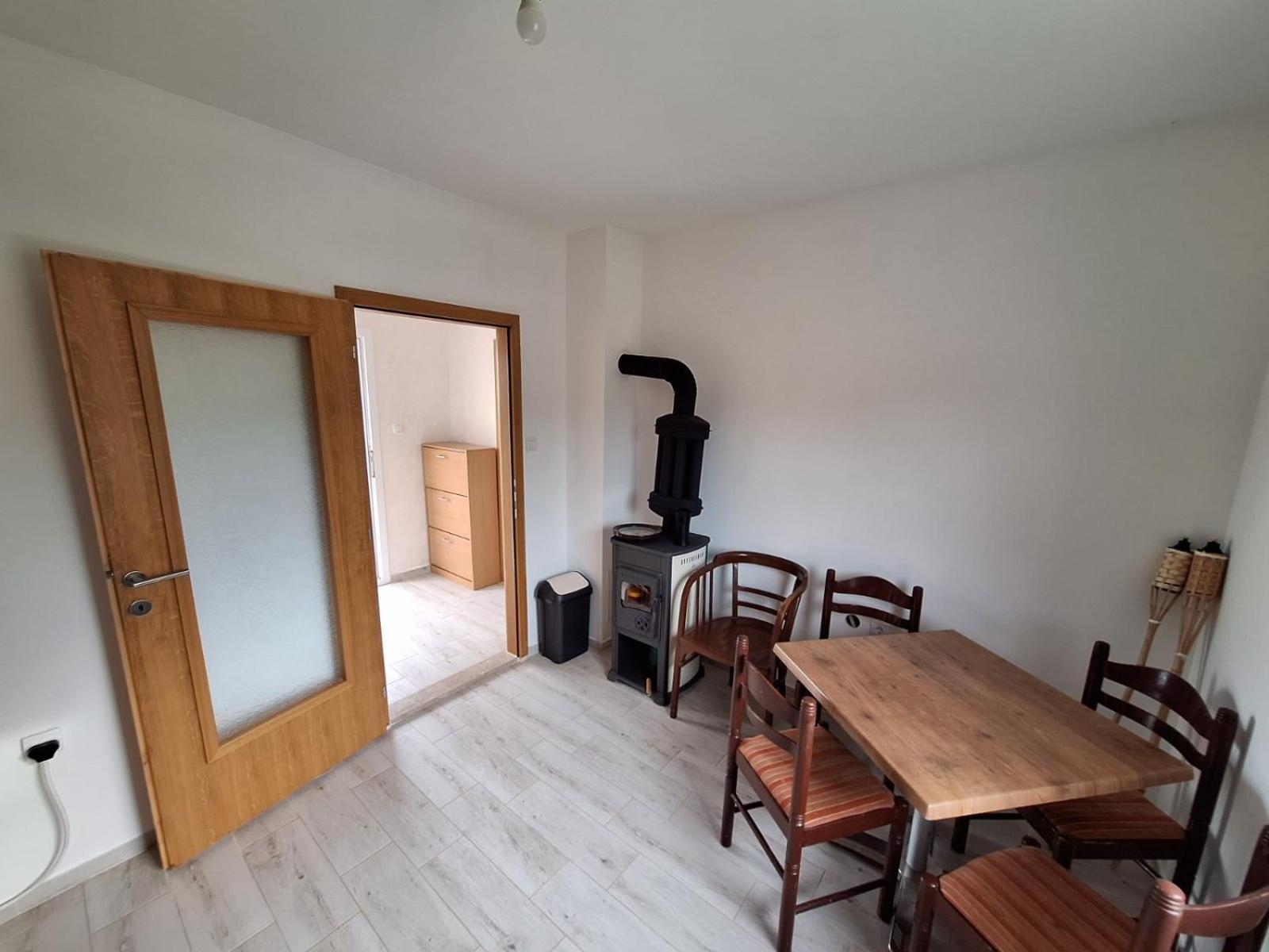 One-Bedroom House photo 2