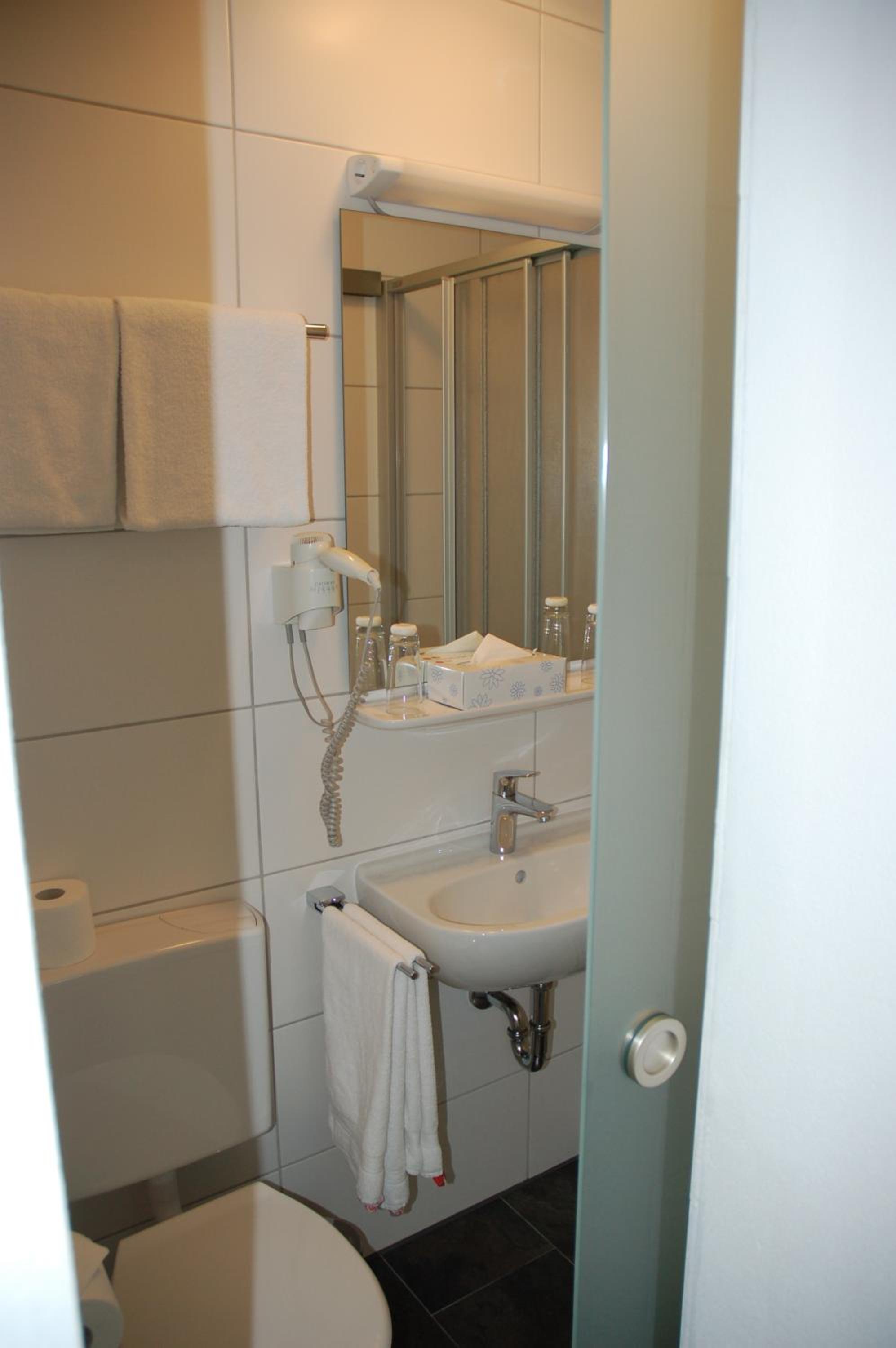 Double Room - Photo 5