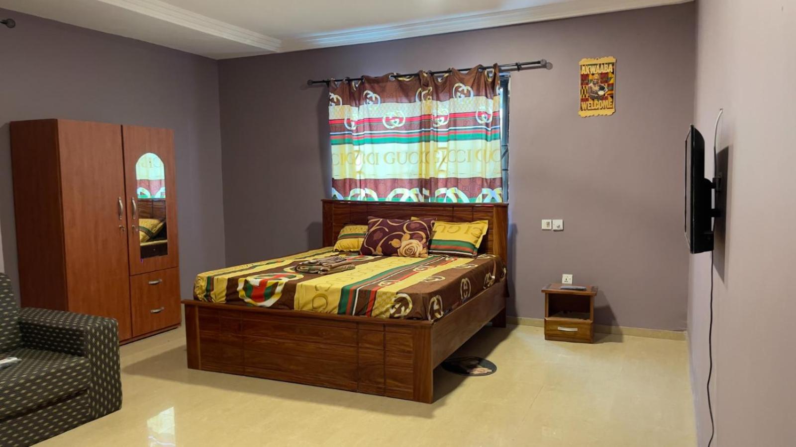 One-Bedroom Apartment photo 2