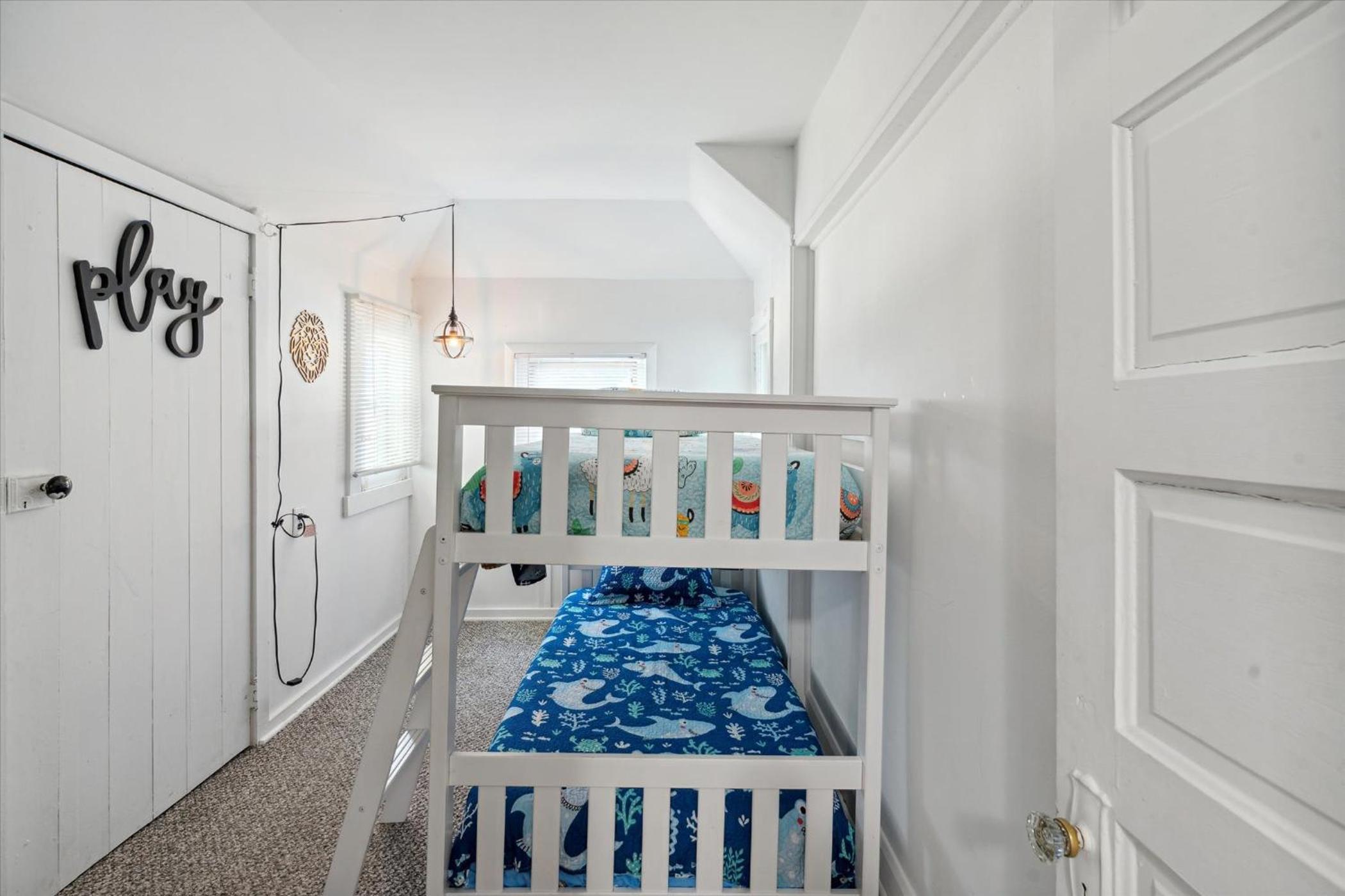 Four-Bedroom House photo 1