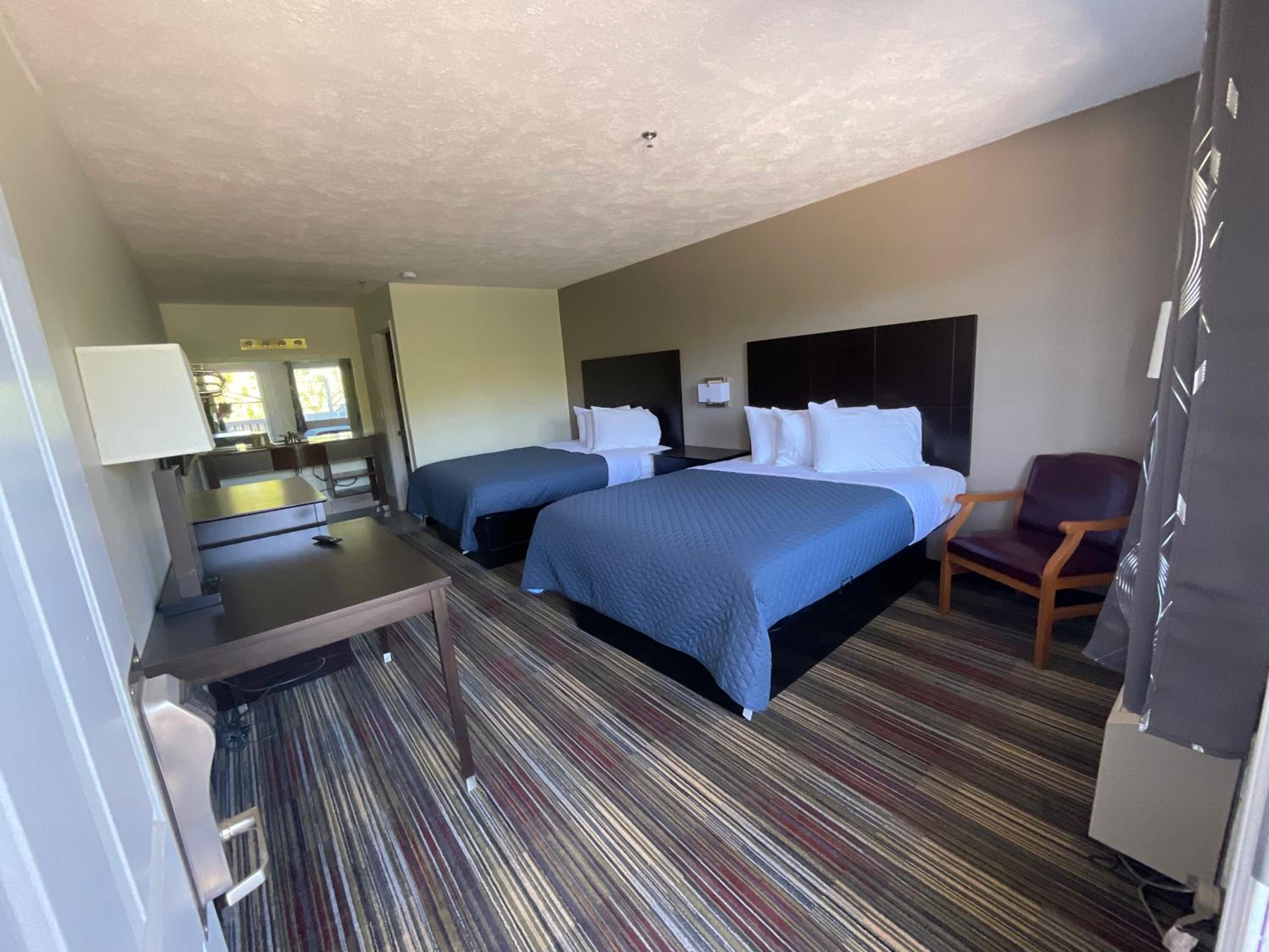 Queen Room - Disability Access - Photo 4