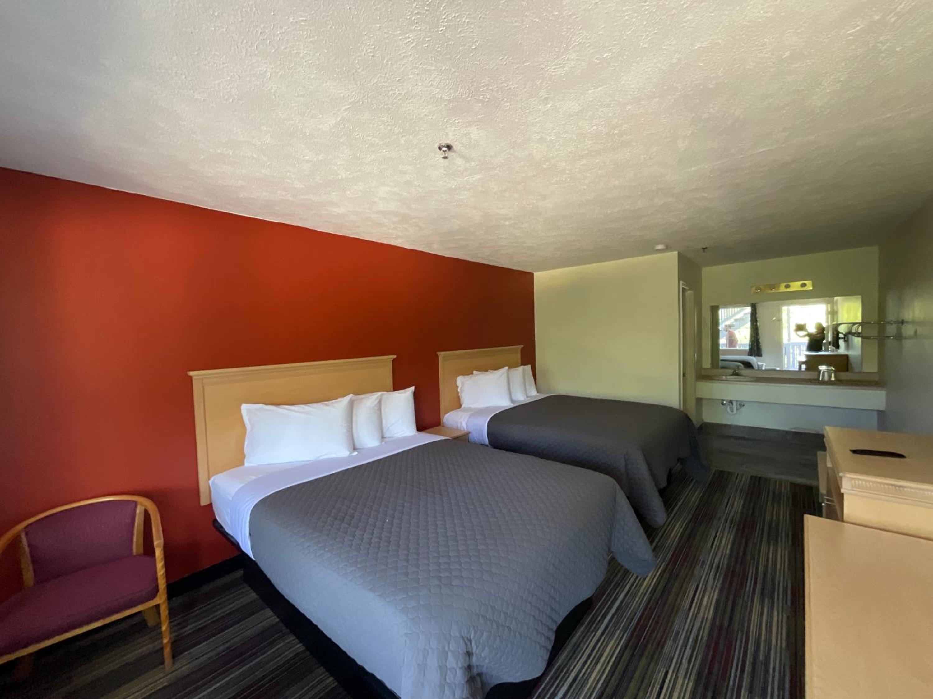 Queen Room - Photo 2