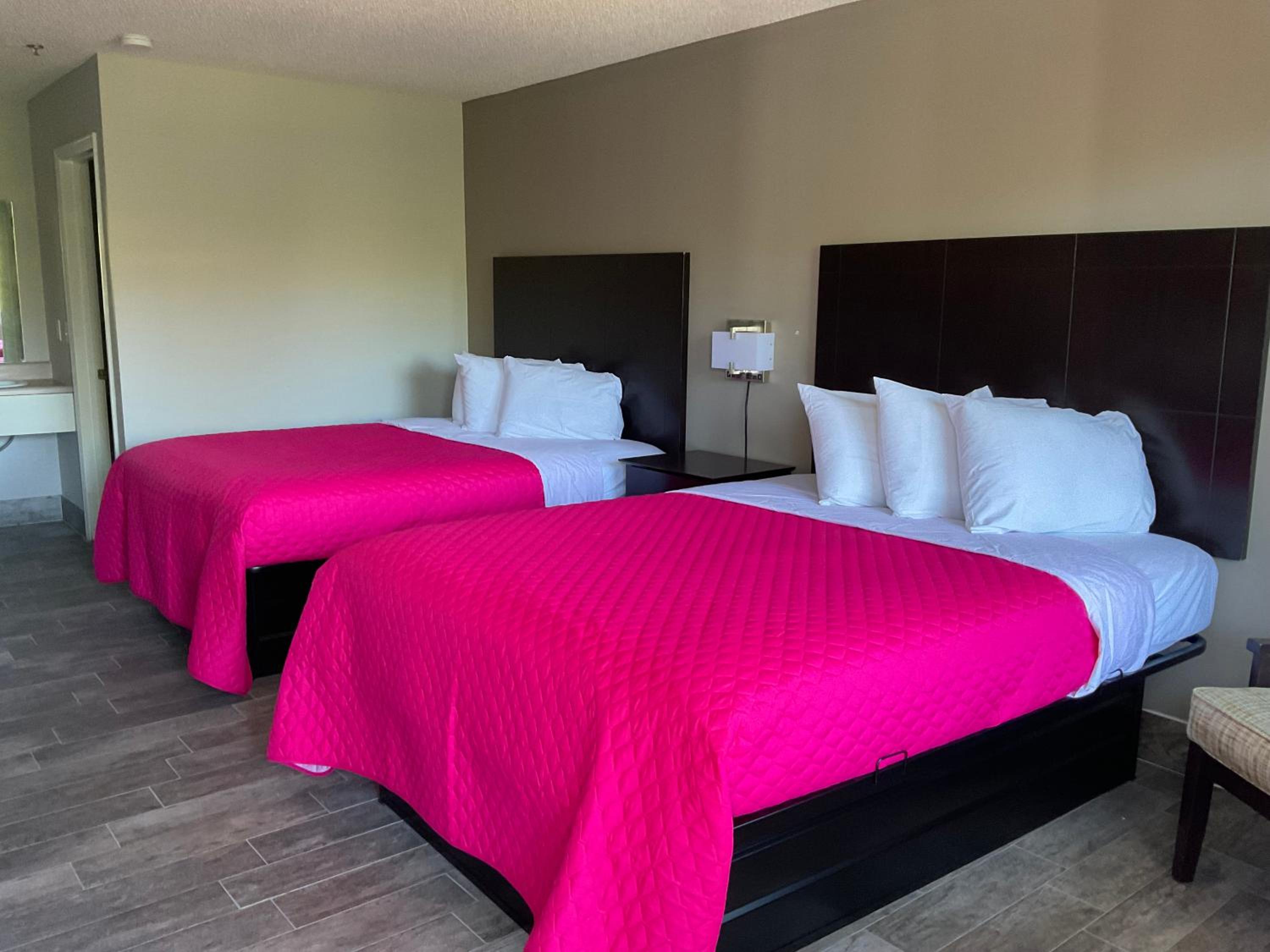 Deluxe King Room - Photo 4