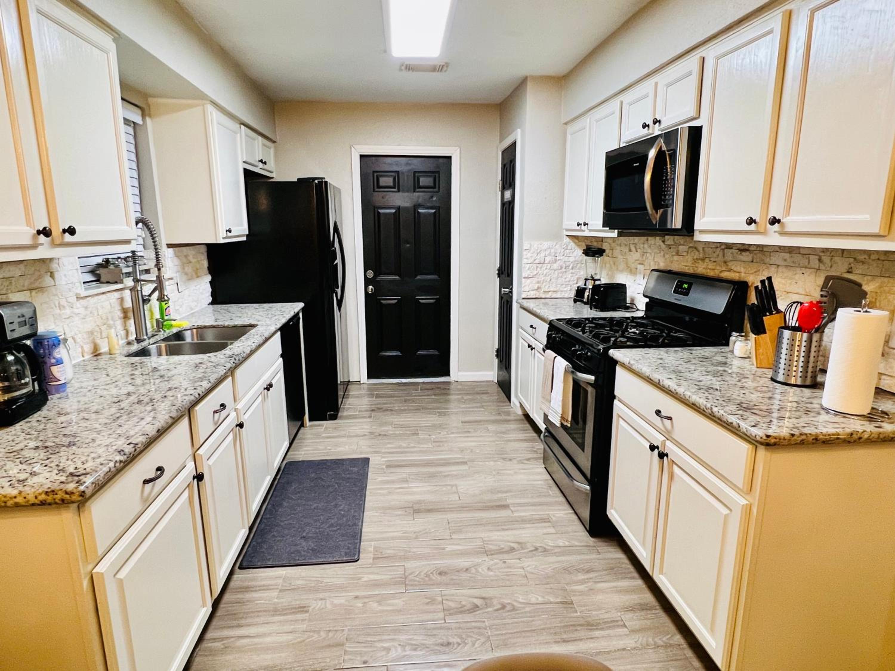Three-Bedroom House photo 3
