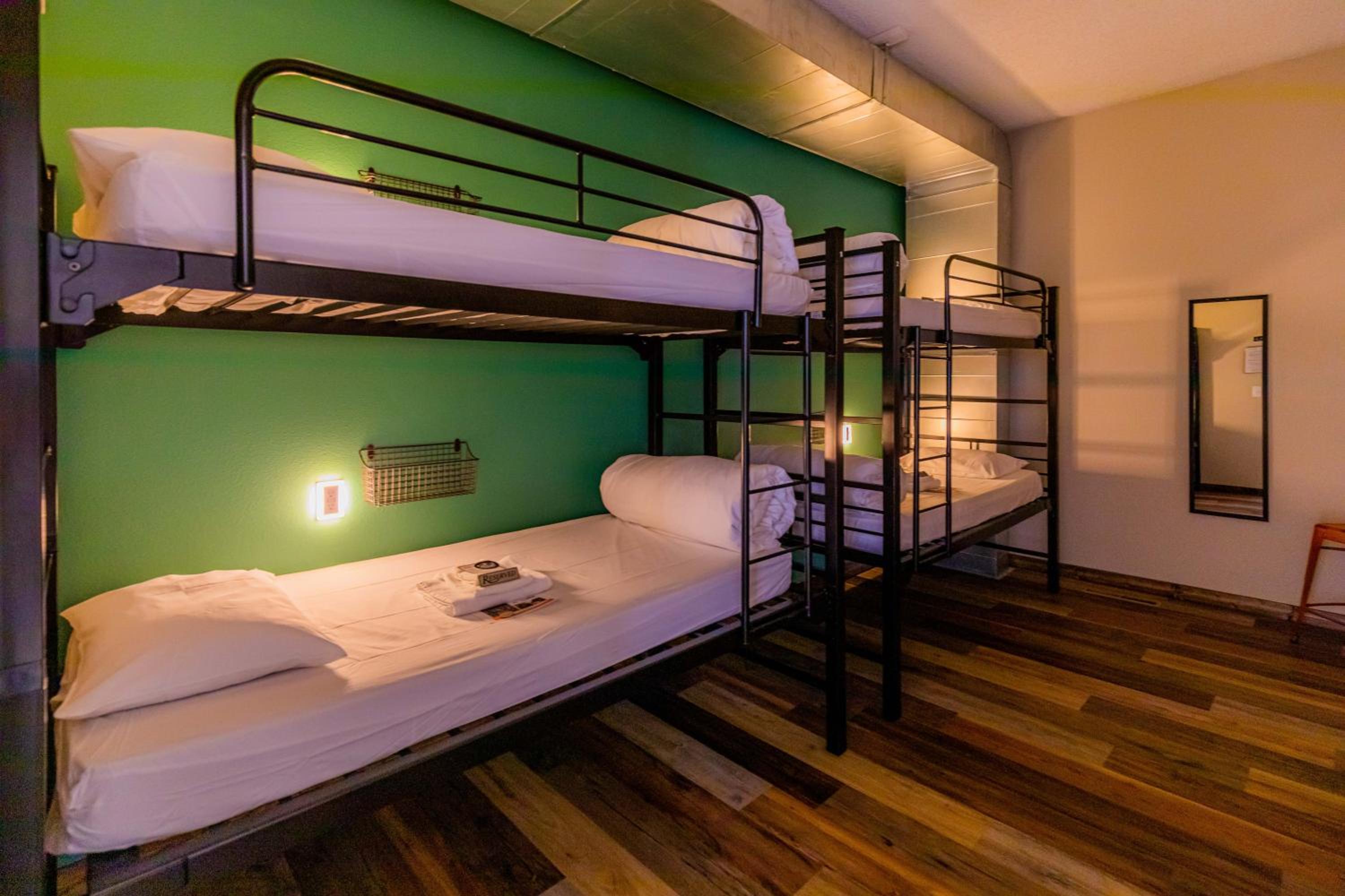 4-Bed Mixed Dormitory Room photo 3