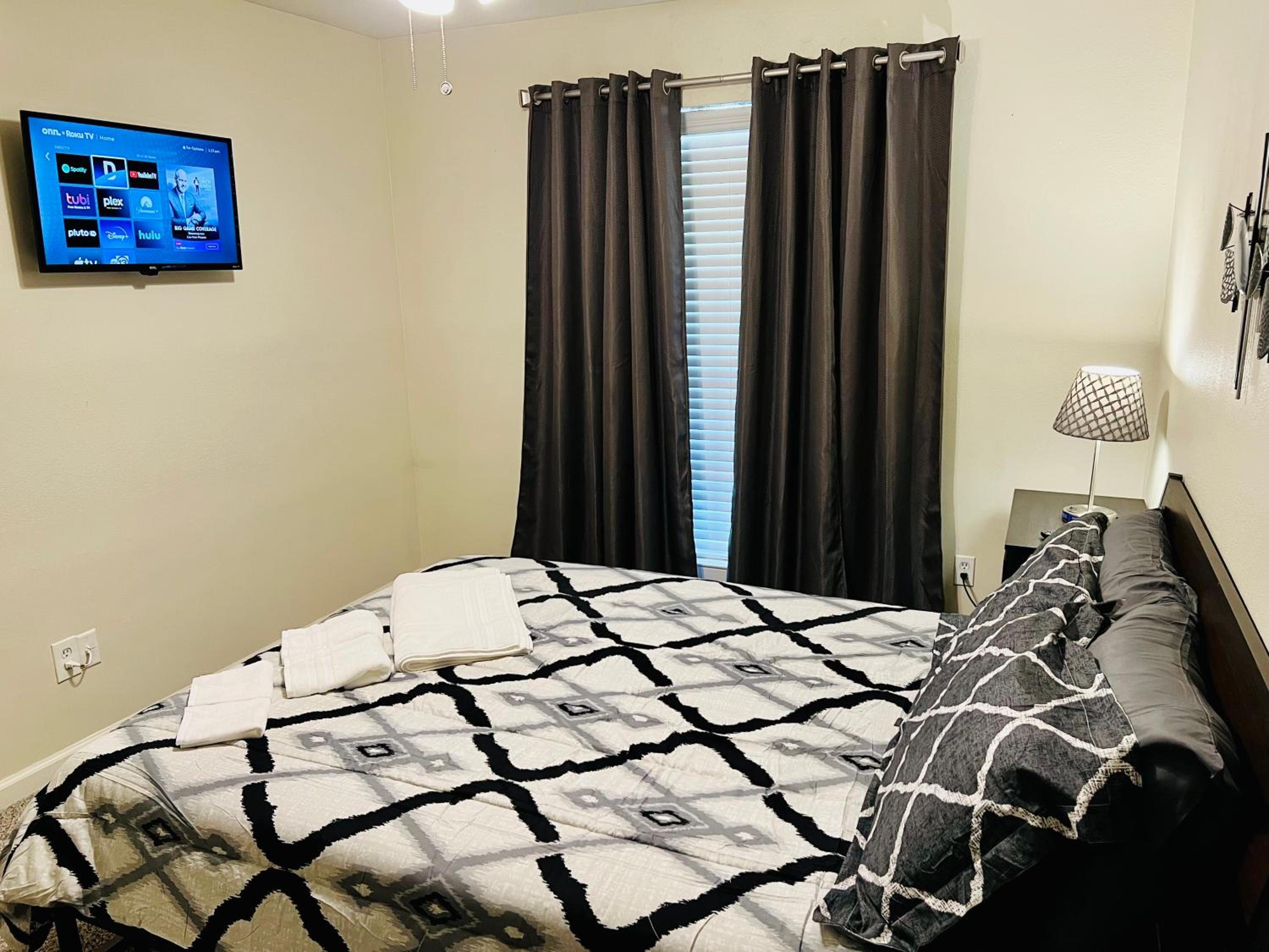 Three-Bedroom House photo 2