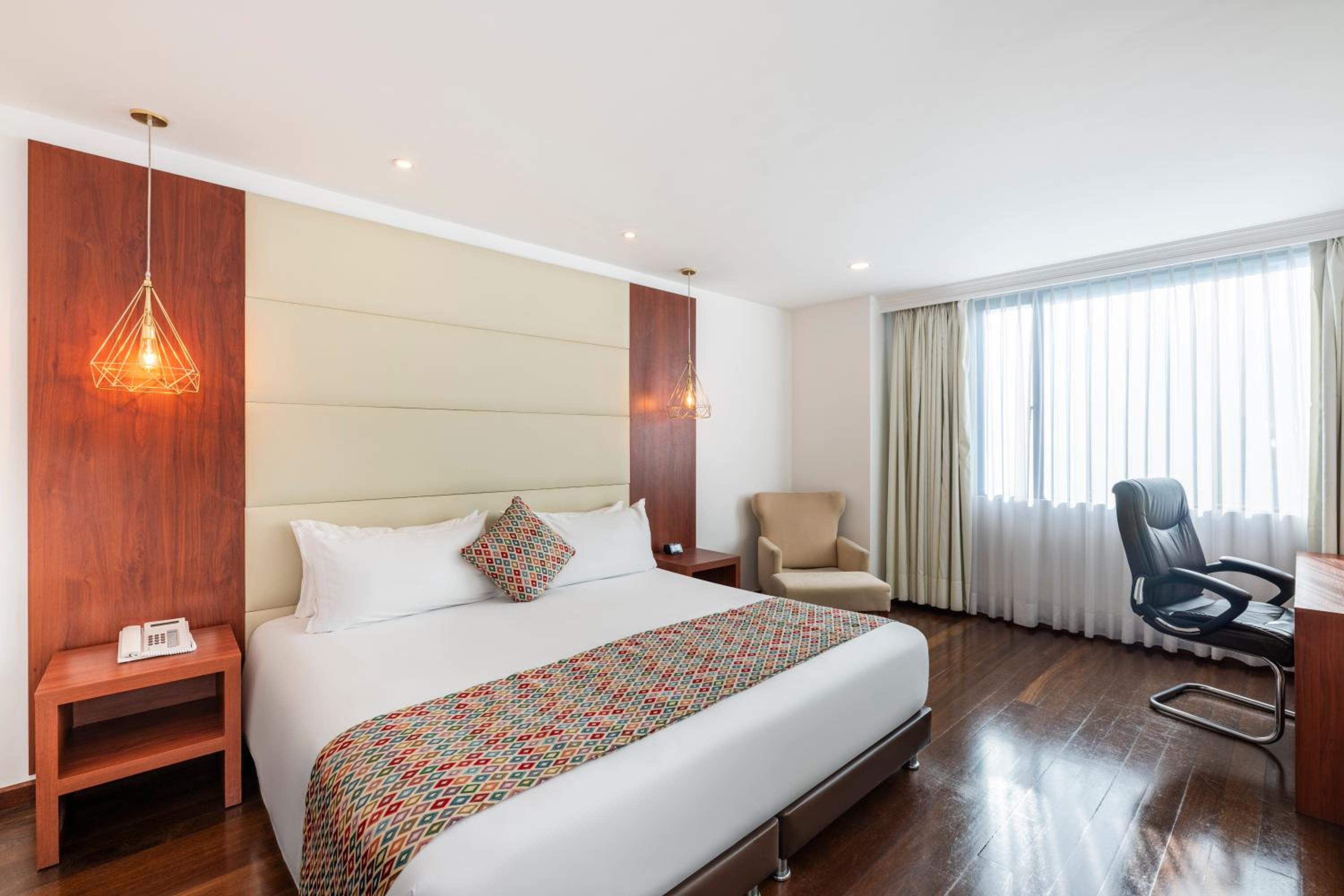 Executive Room - Photo 4