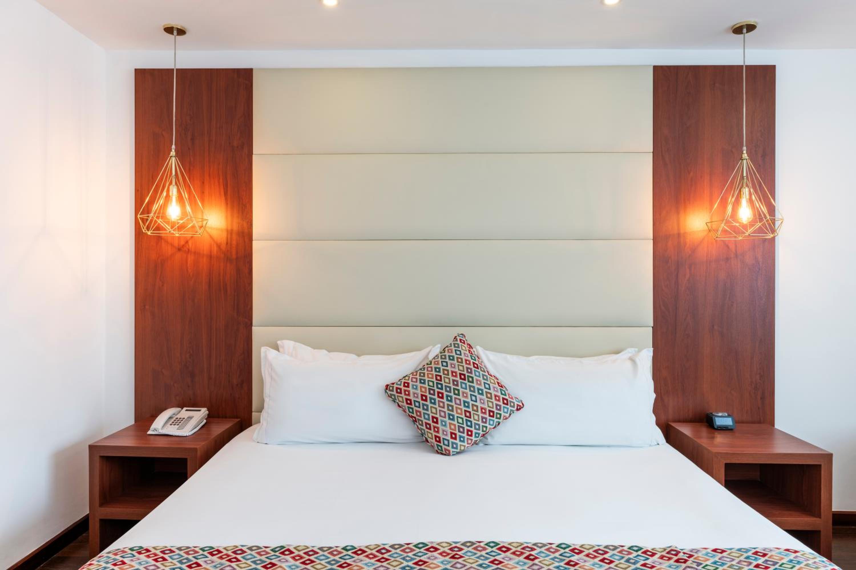 Executive Room - Photo 5