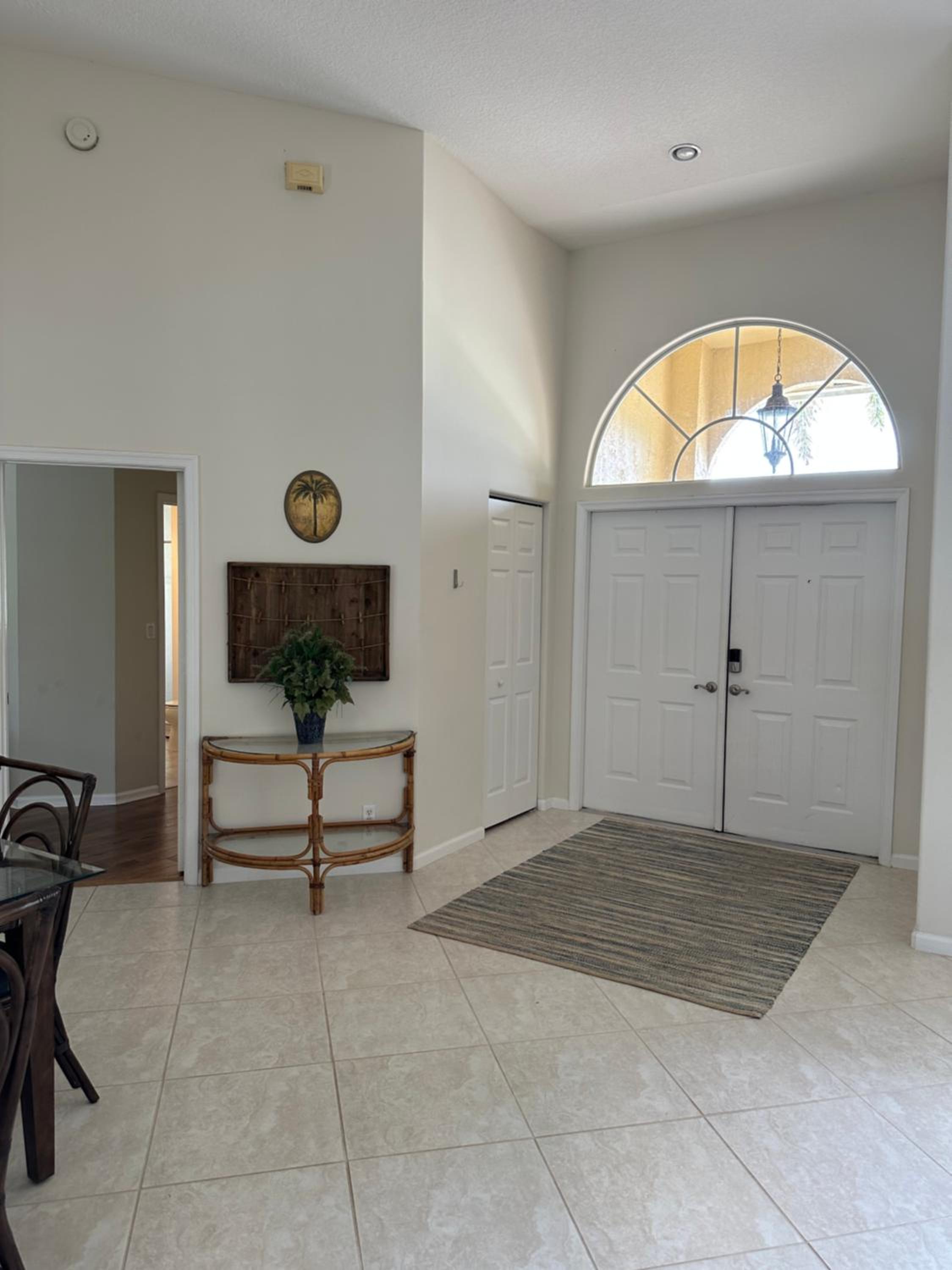 Three-Bedroom House photo 2